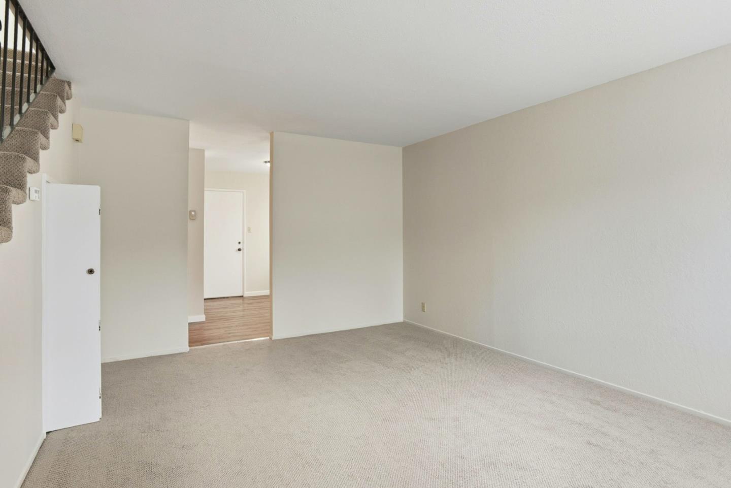 230 Villa Terrace 2