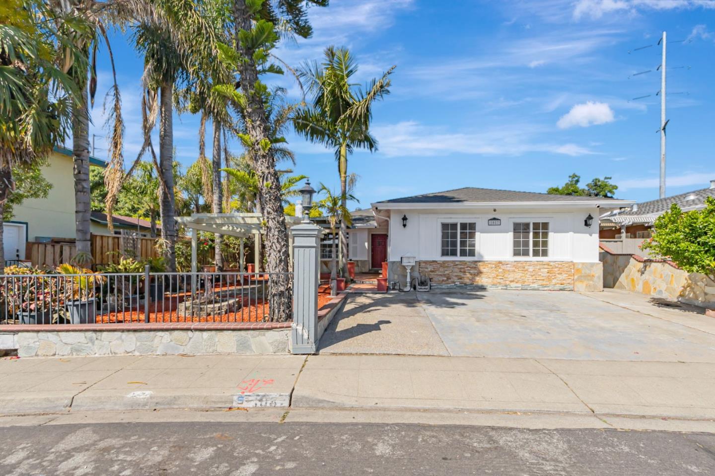 1087 Starlite Drive