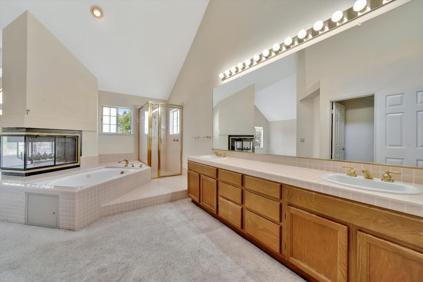 824 Bay Harbour Drive