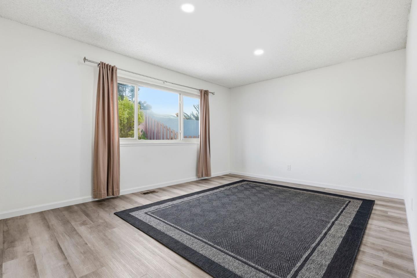 17 Vista Court