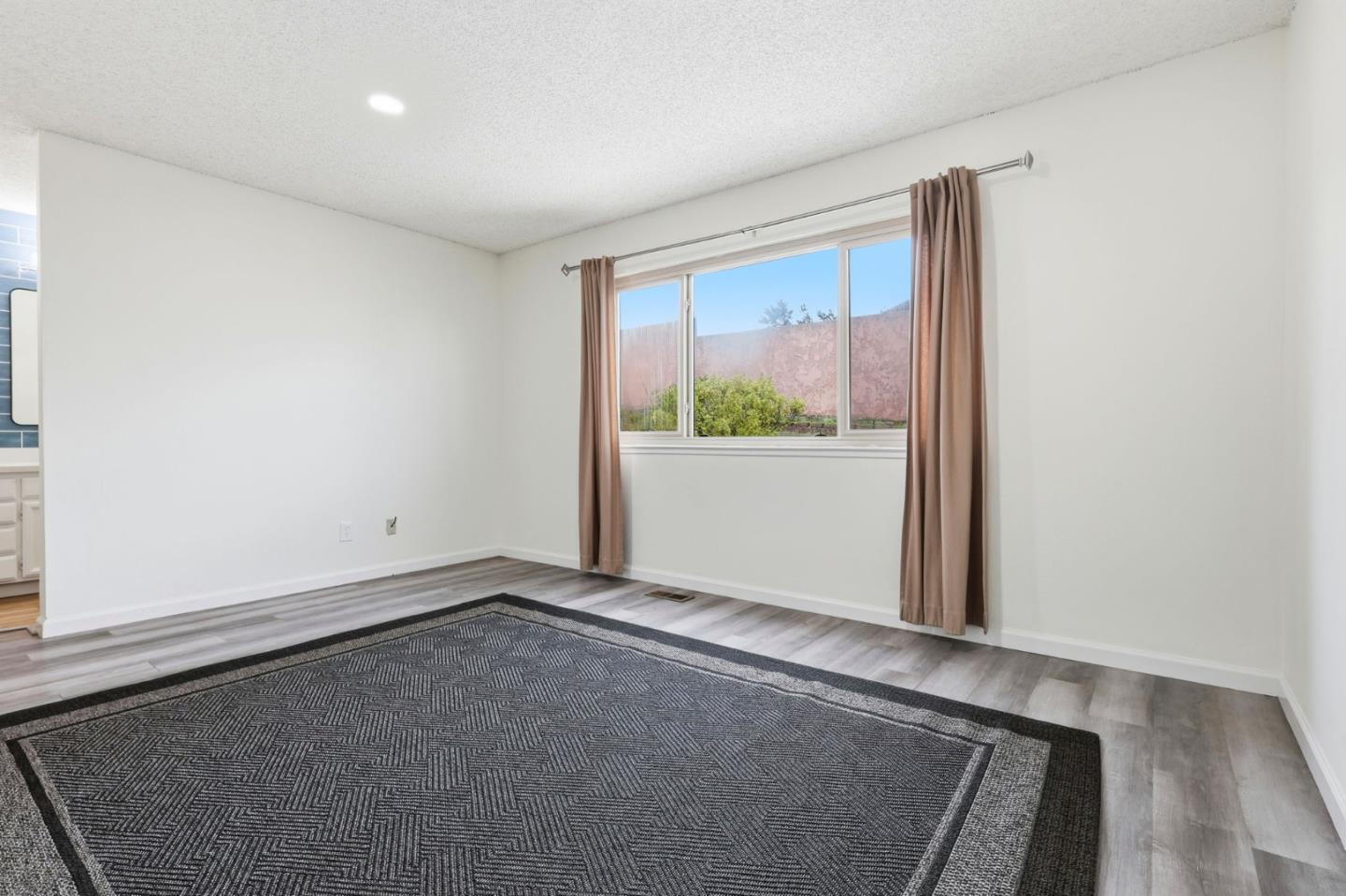 17 Vista Court