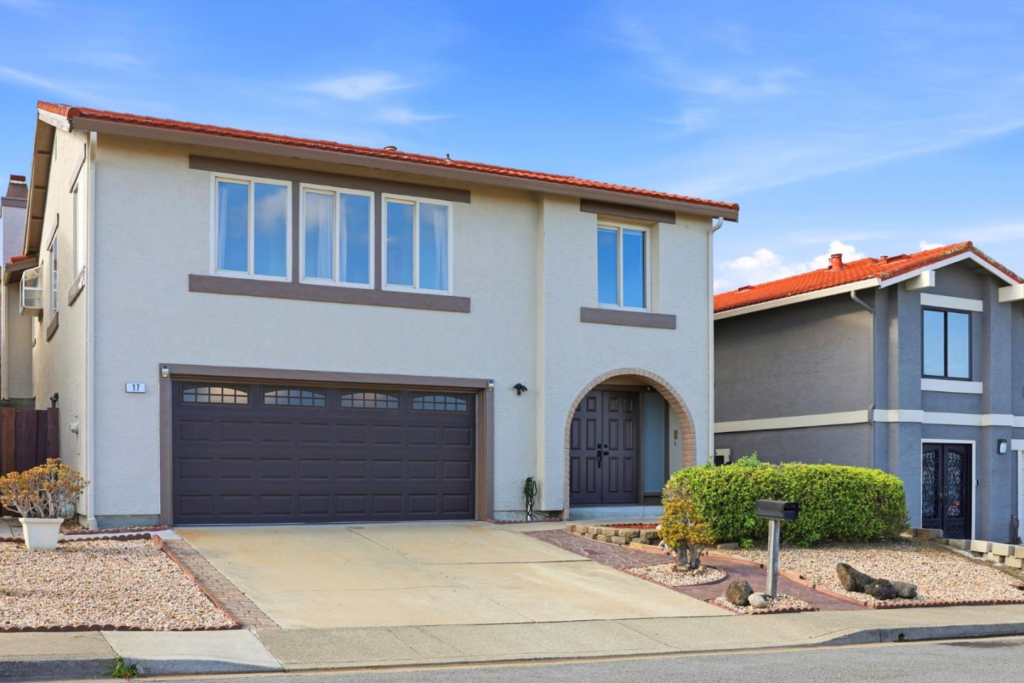 17 Vista Court