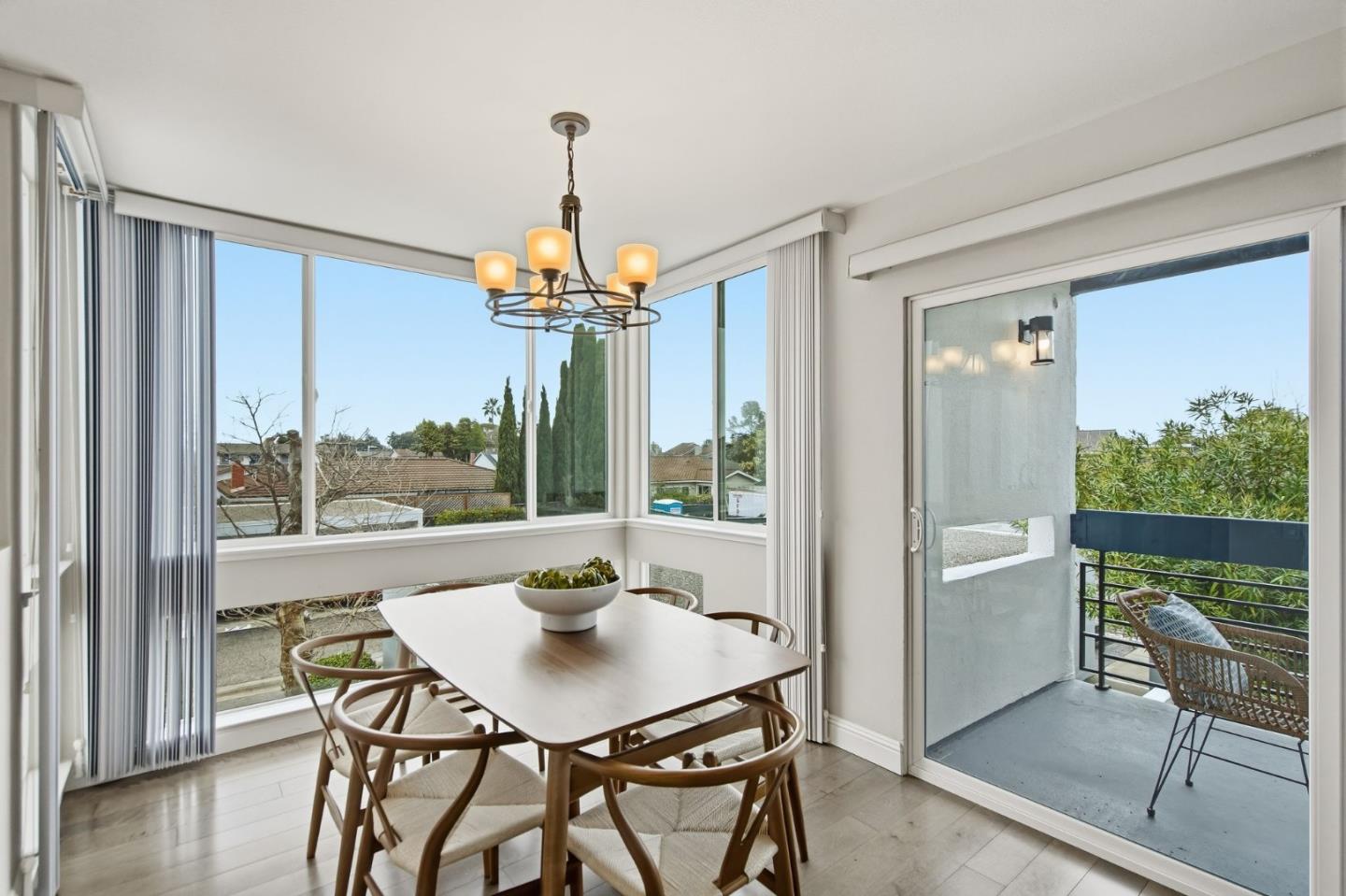 1075 Shell Boulevard 7