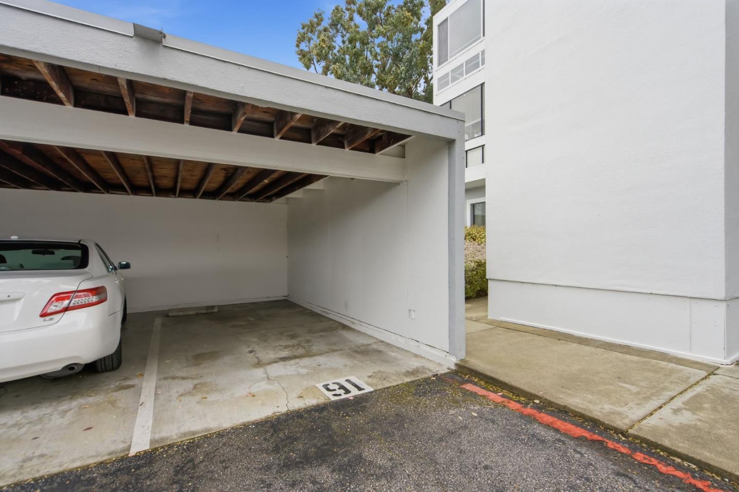 1075 Shell Boulevard 7