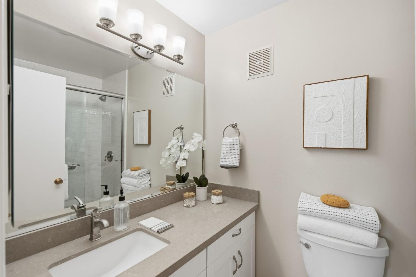 1075 Shell Boulevard 7