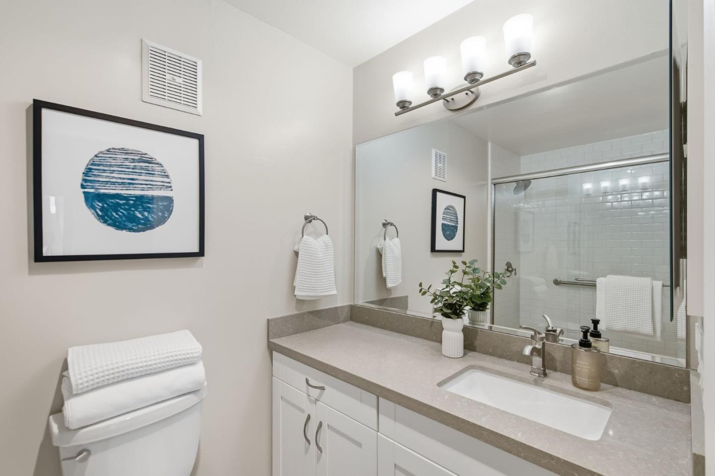 1075 Shell Boulevard 7