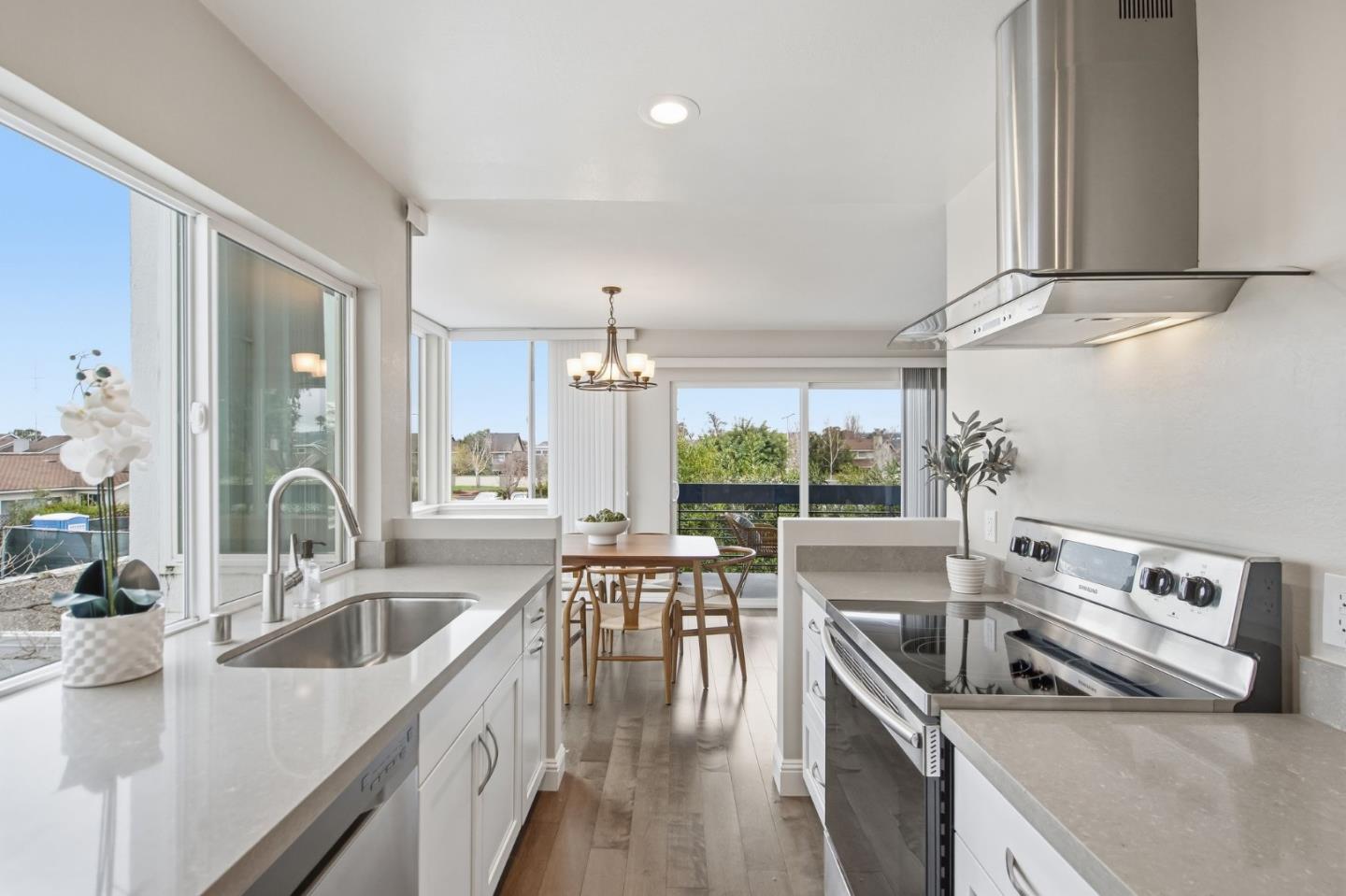 1075 Shell Boulevard 7