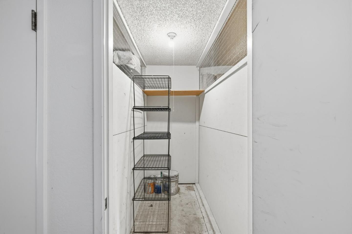 1075 Shell Boulevard 7