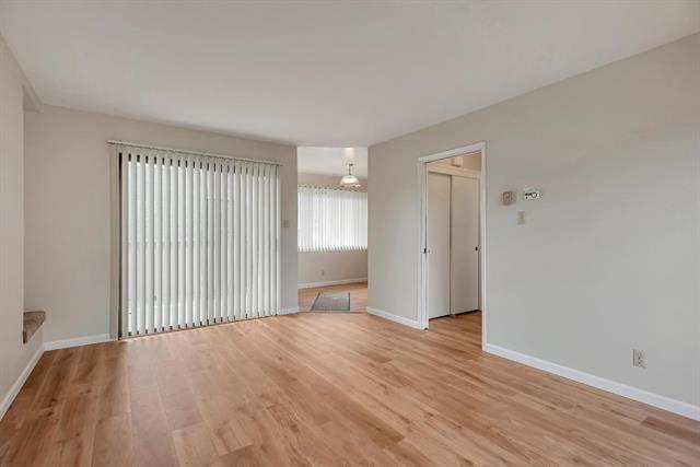 230 Villa Terrace 3