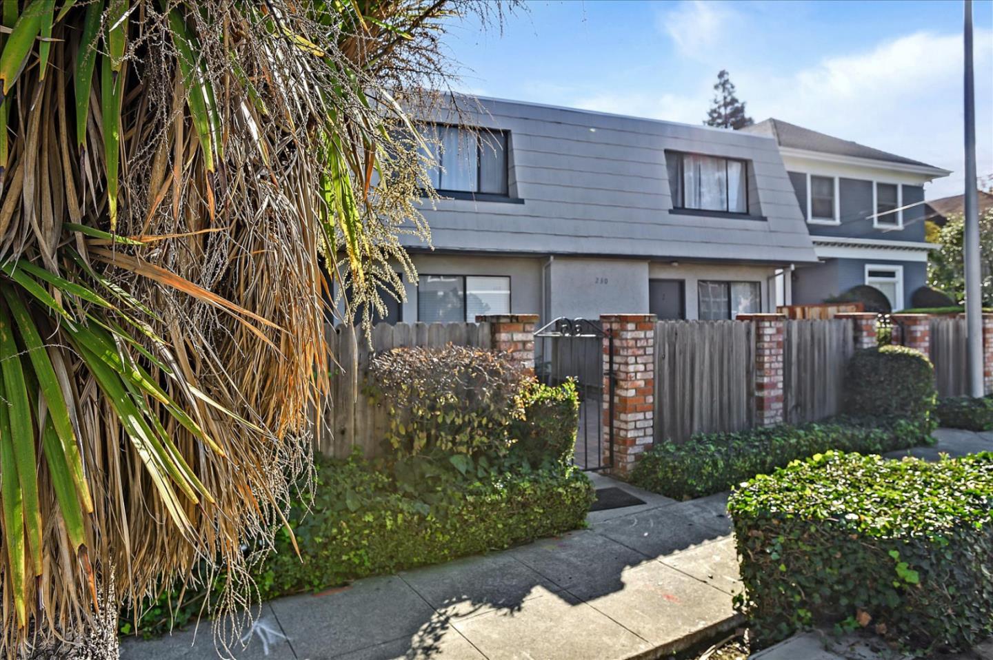 230 Villa Terrace 3