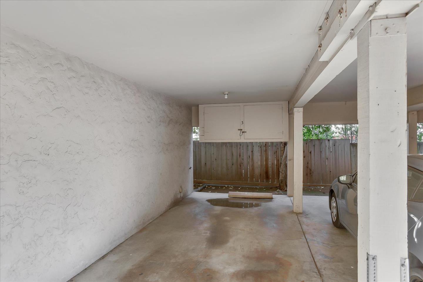 230 Villa Terrace 3