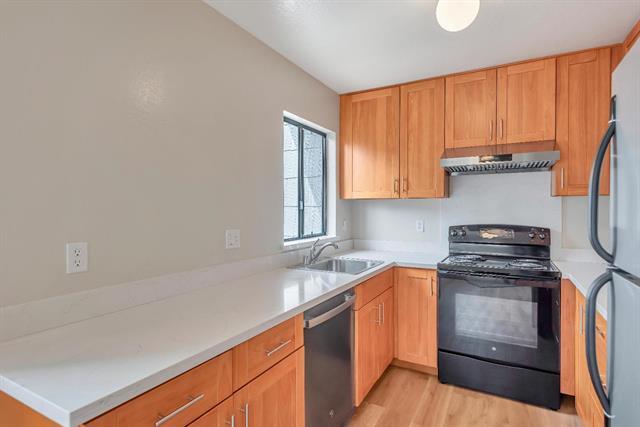 230 Villa Terrace 3