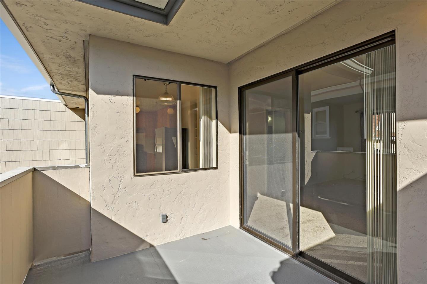 230 Villa Terrace 3