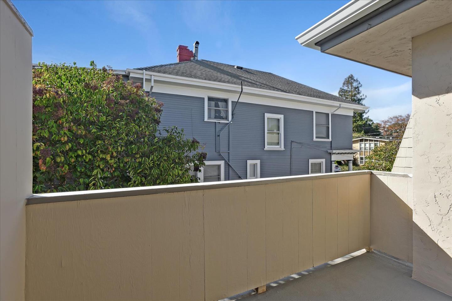 230 Villa Terrace 3
