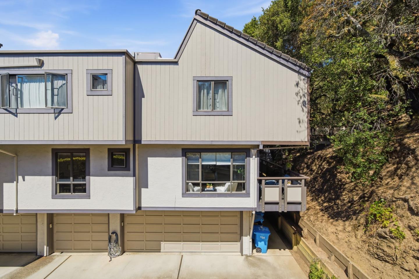 2411 Carlmont DR 107