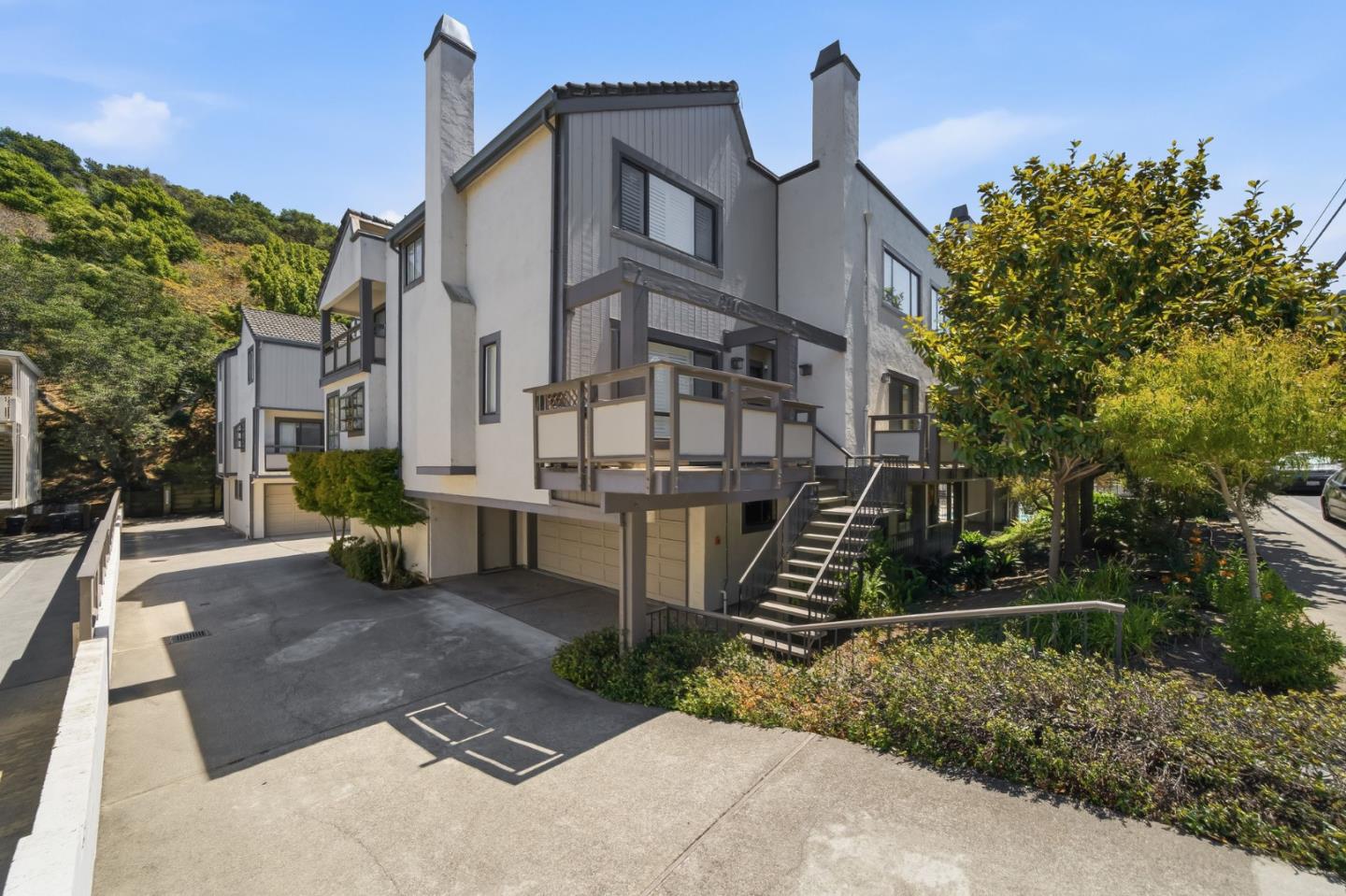 2411 Carlmont DR 107