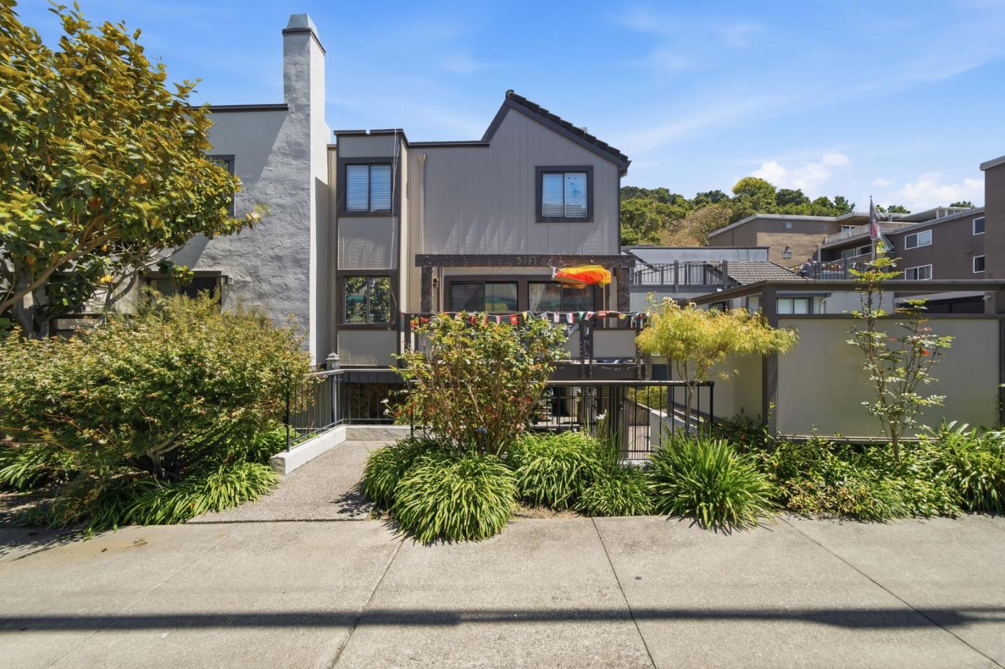2411 Carlmont DR 107