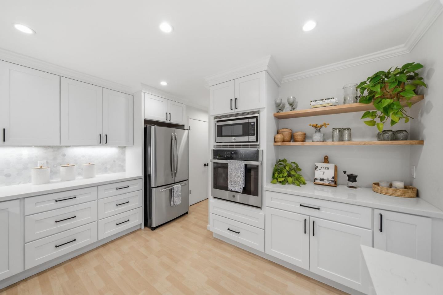 2411 Carlmont DR 107