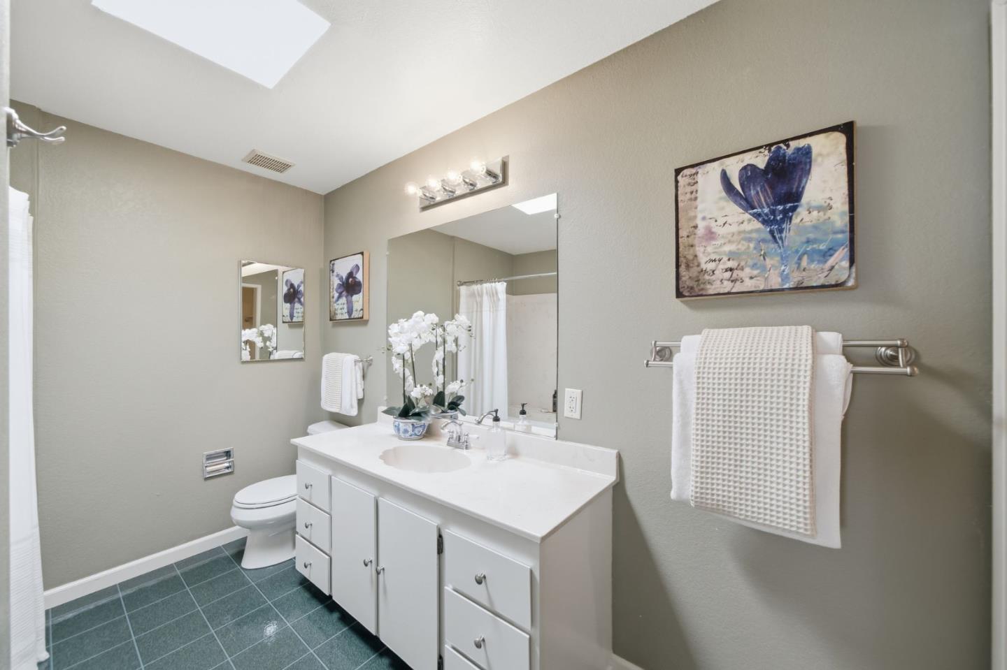 2411 Carlmont DR 107