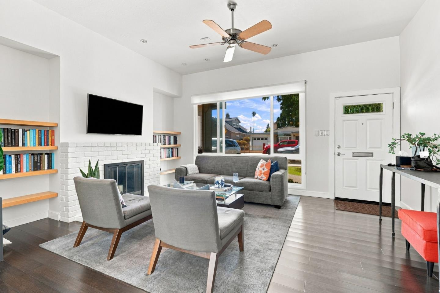 1424 Hemlock AVE