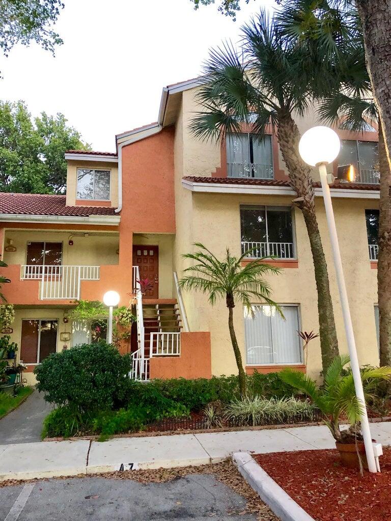 910 Coral Club Drive