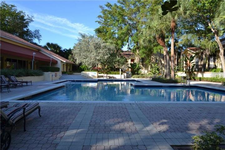 910 Coral Club Drive