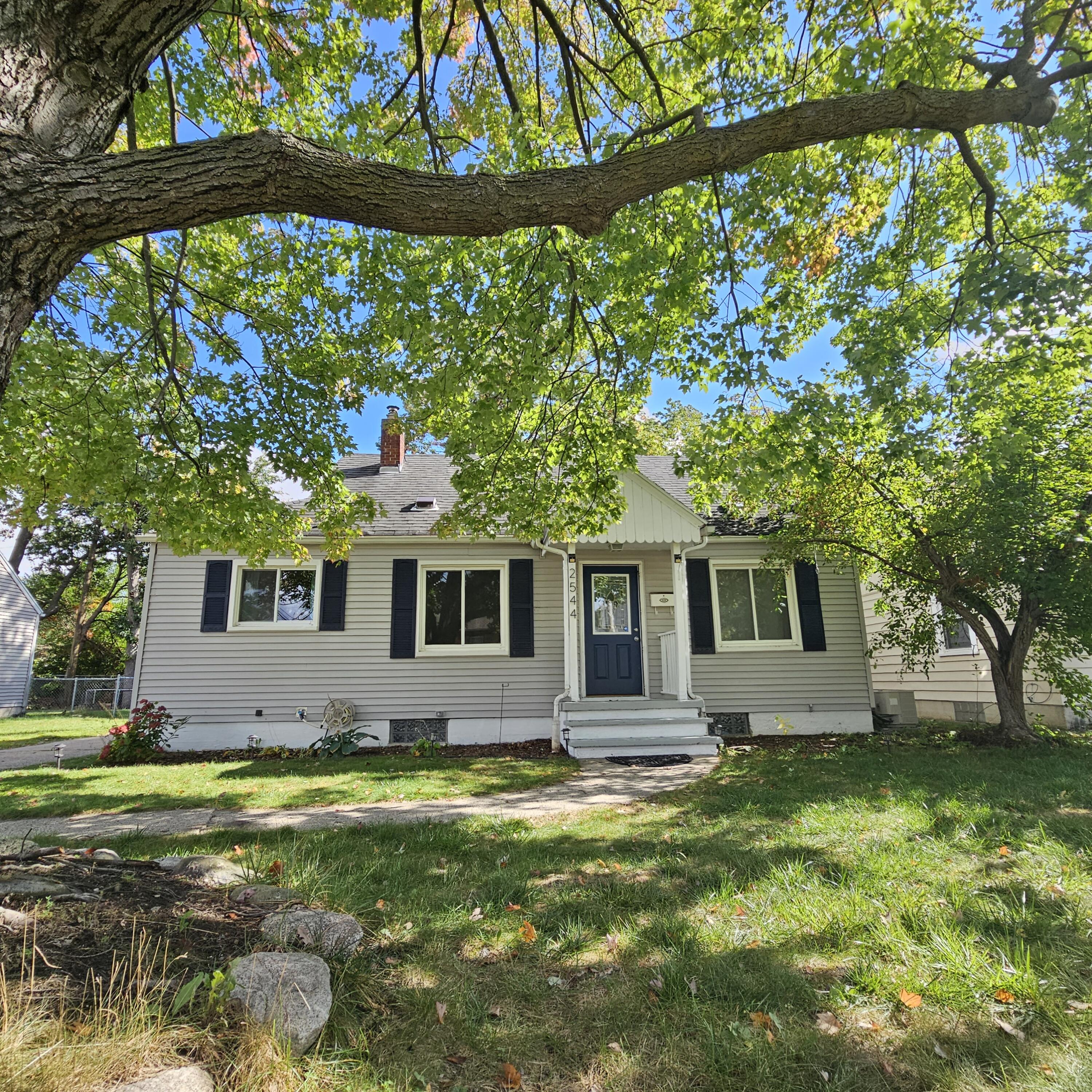 2544 Cherrywood Court SW