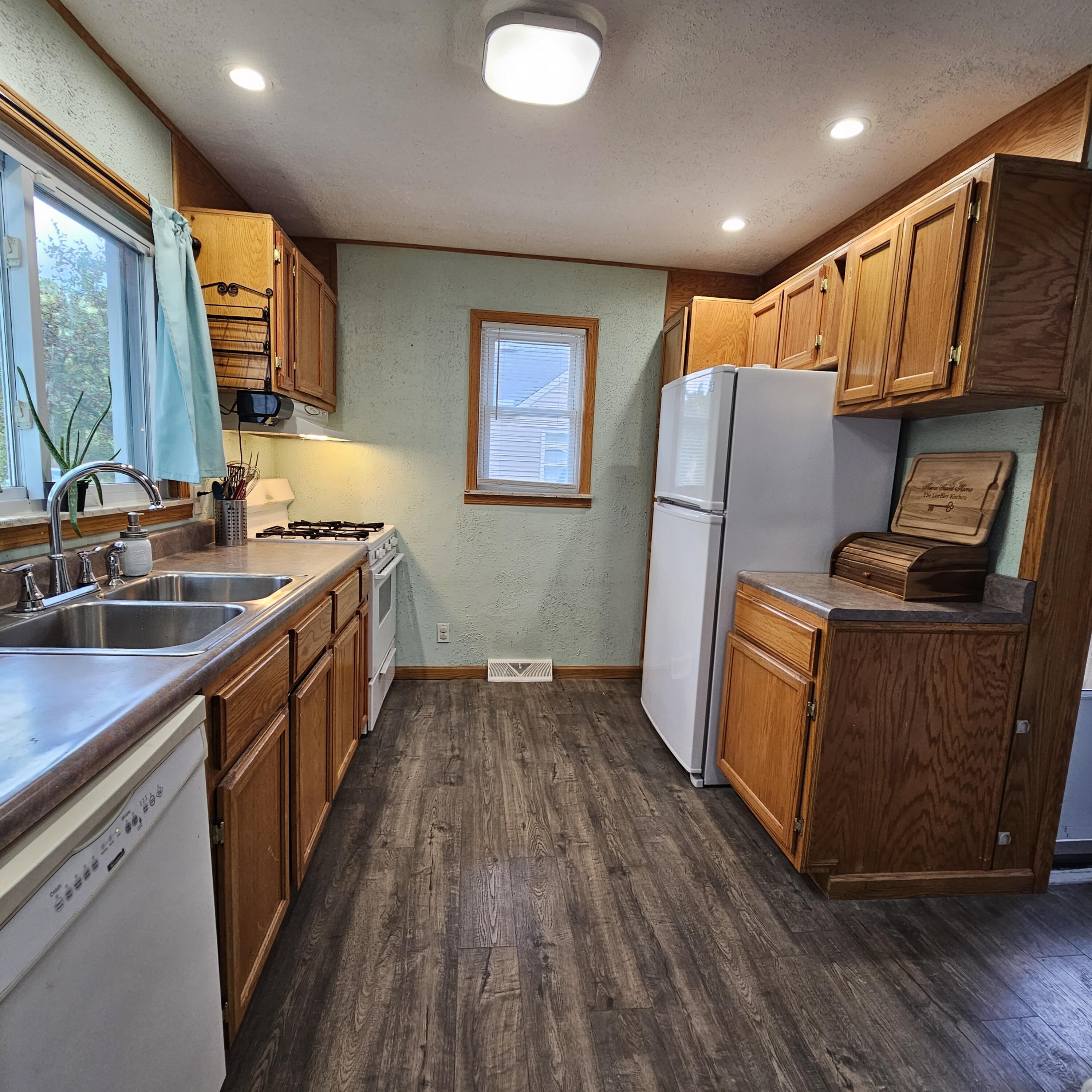 2544 Cherrywood Court SW