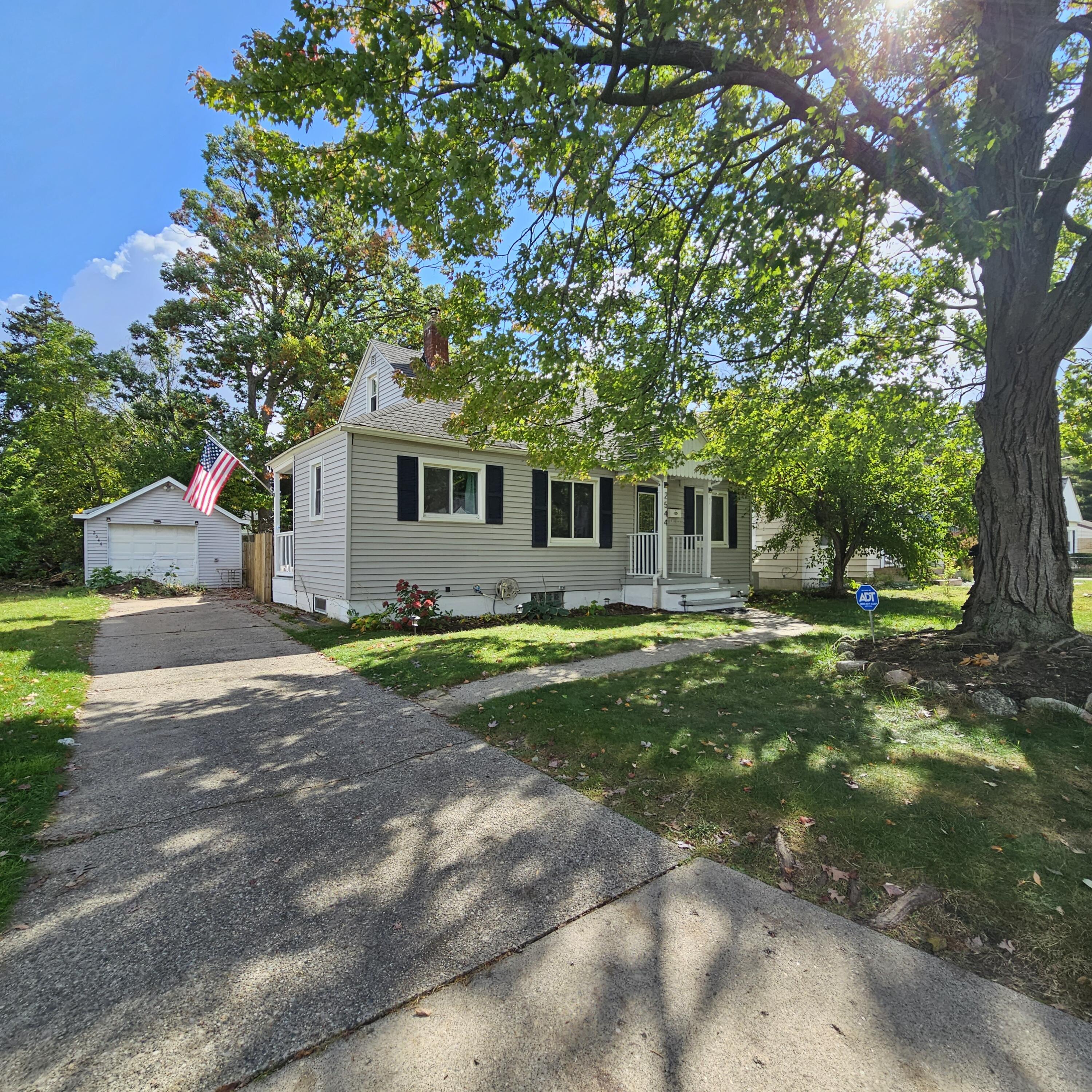 2544 Cherrywood Court SW