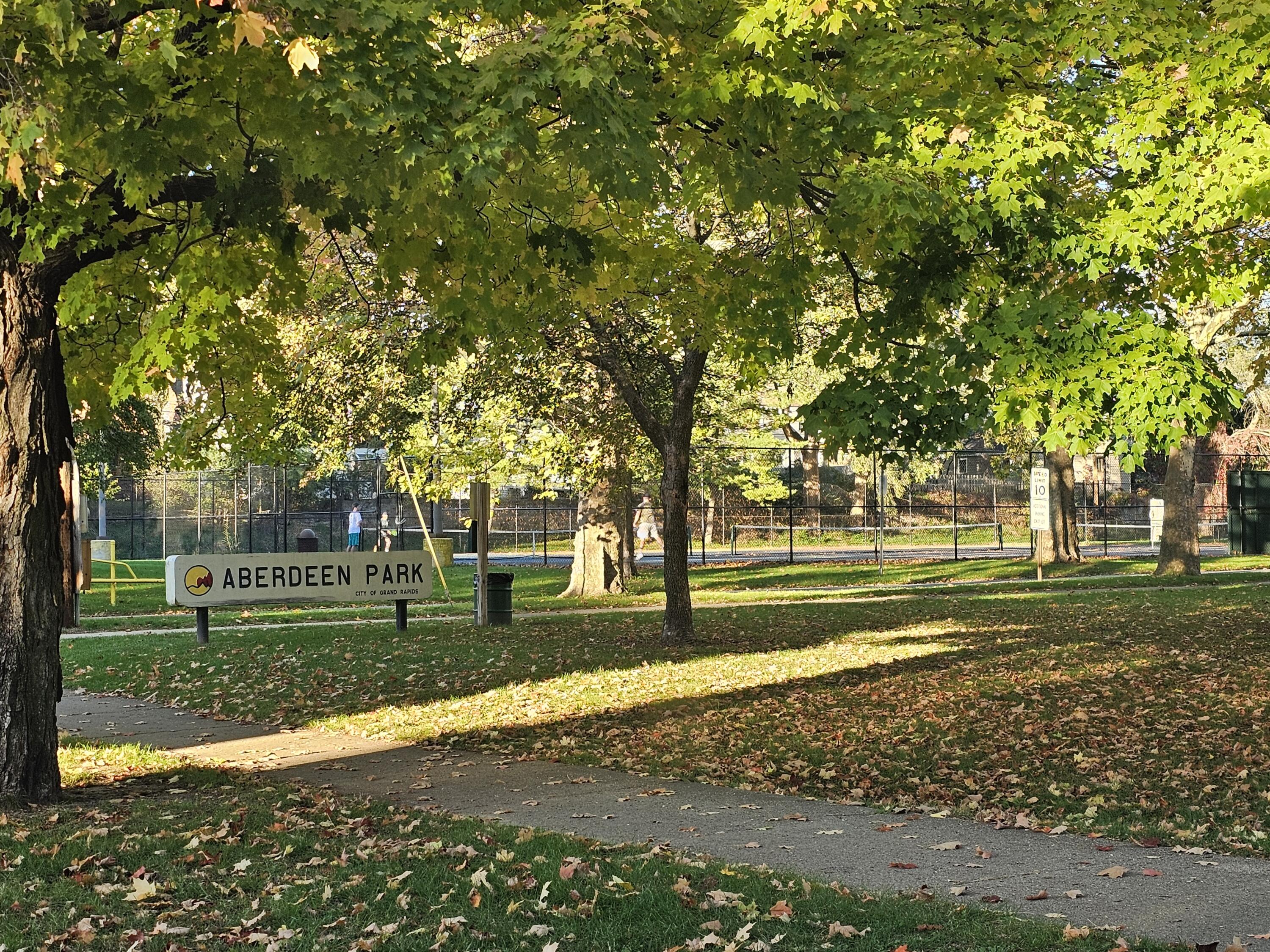 861 Aberdeen Street NE