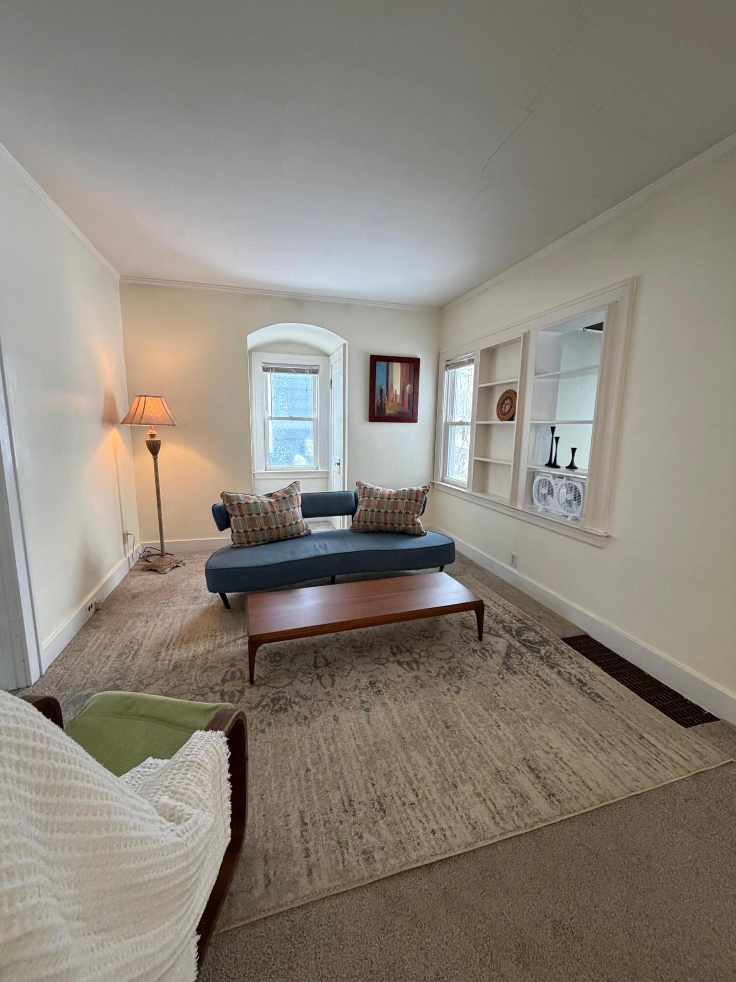 861 Aberdeen Street NE