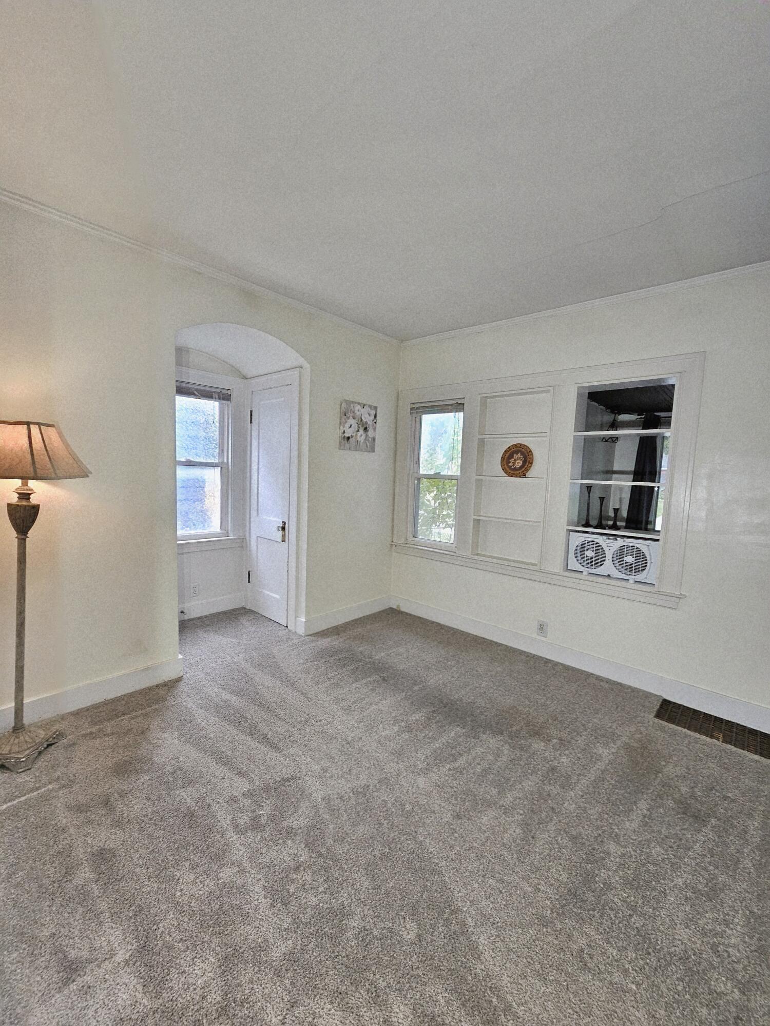 861 Aberdeen Street NE