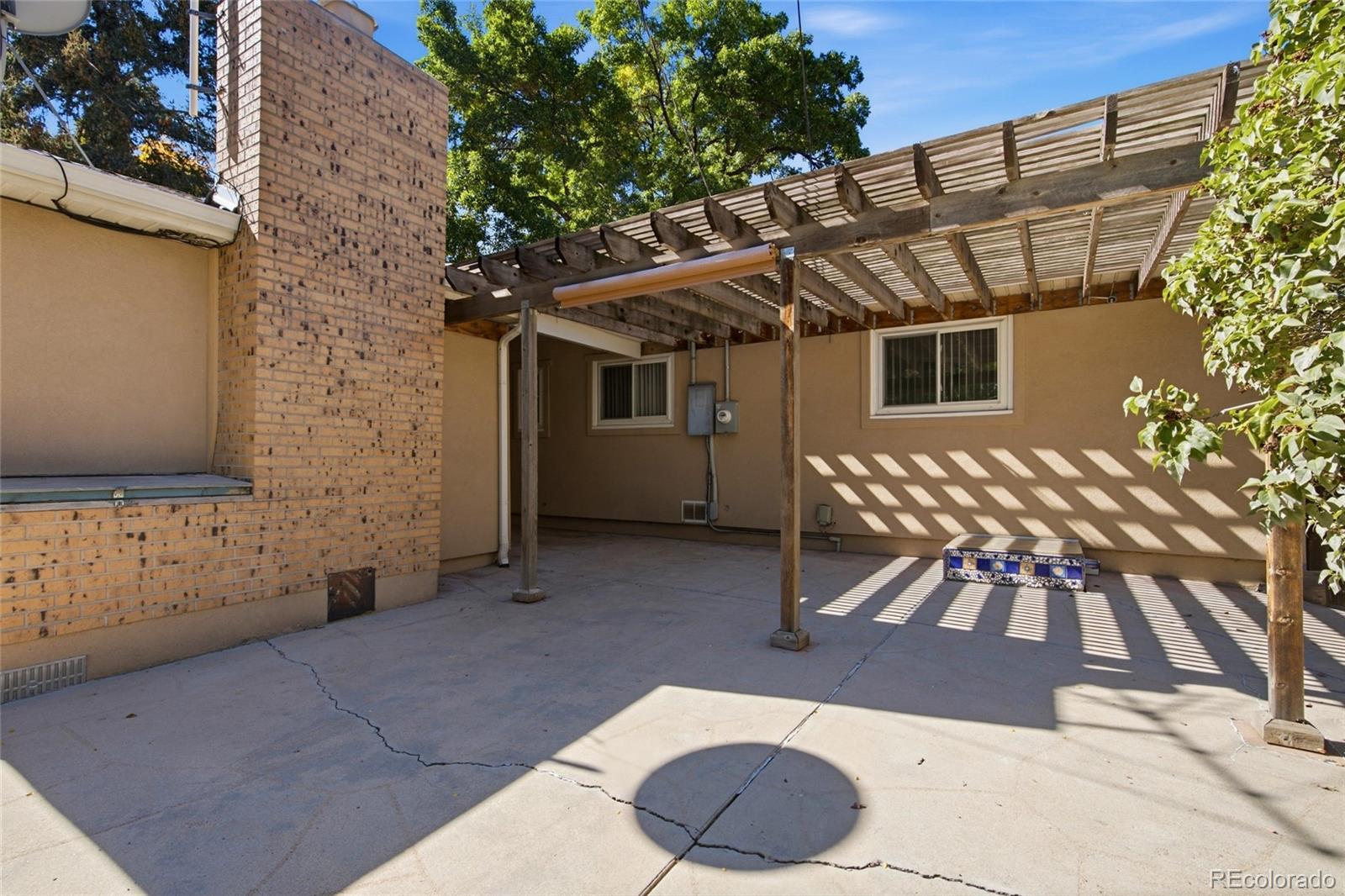 2300 Bell Court