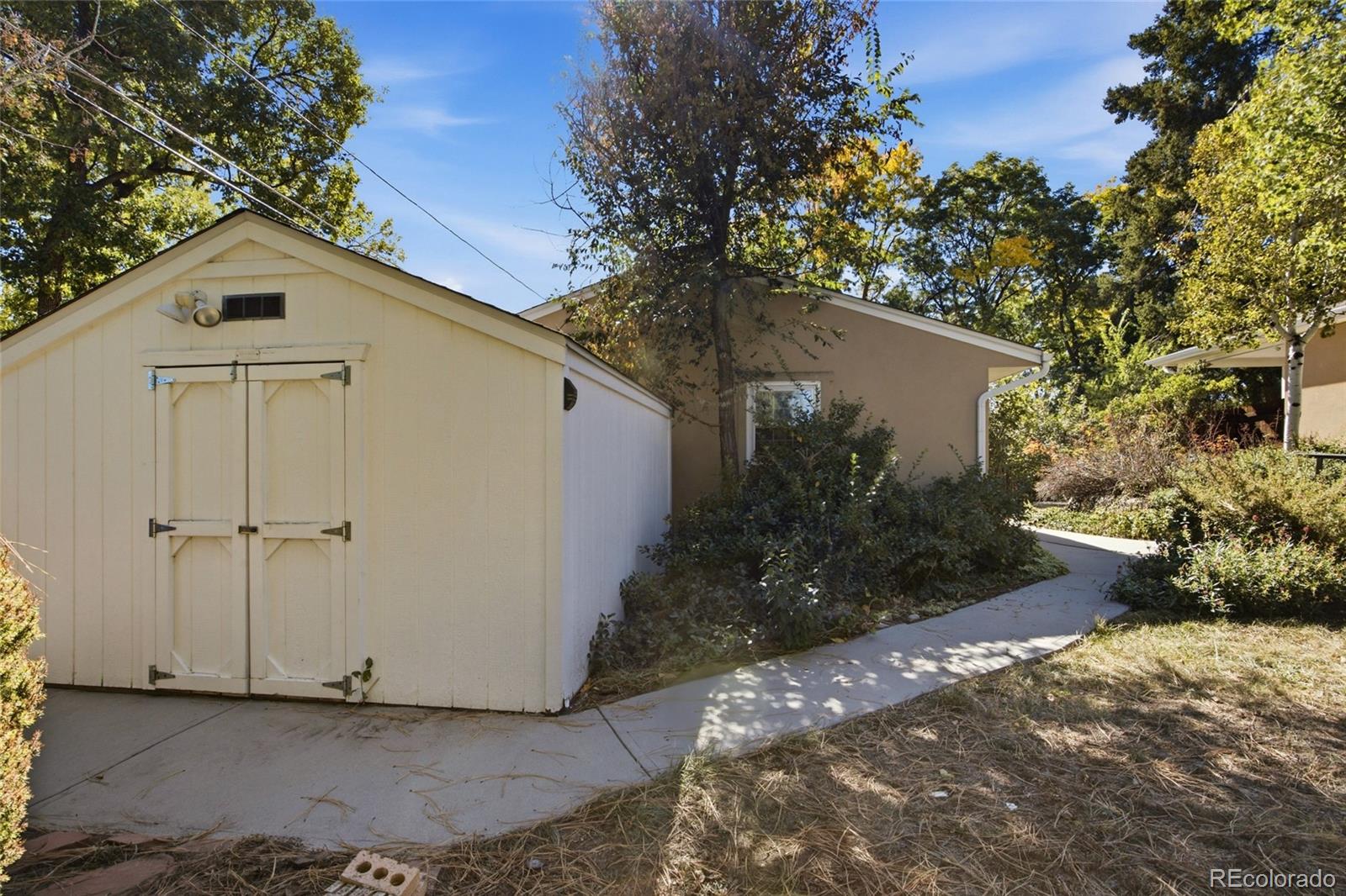 2300 Bell Court