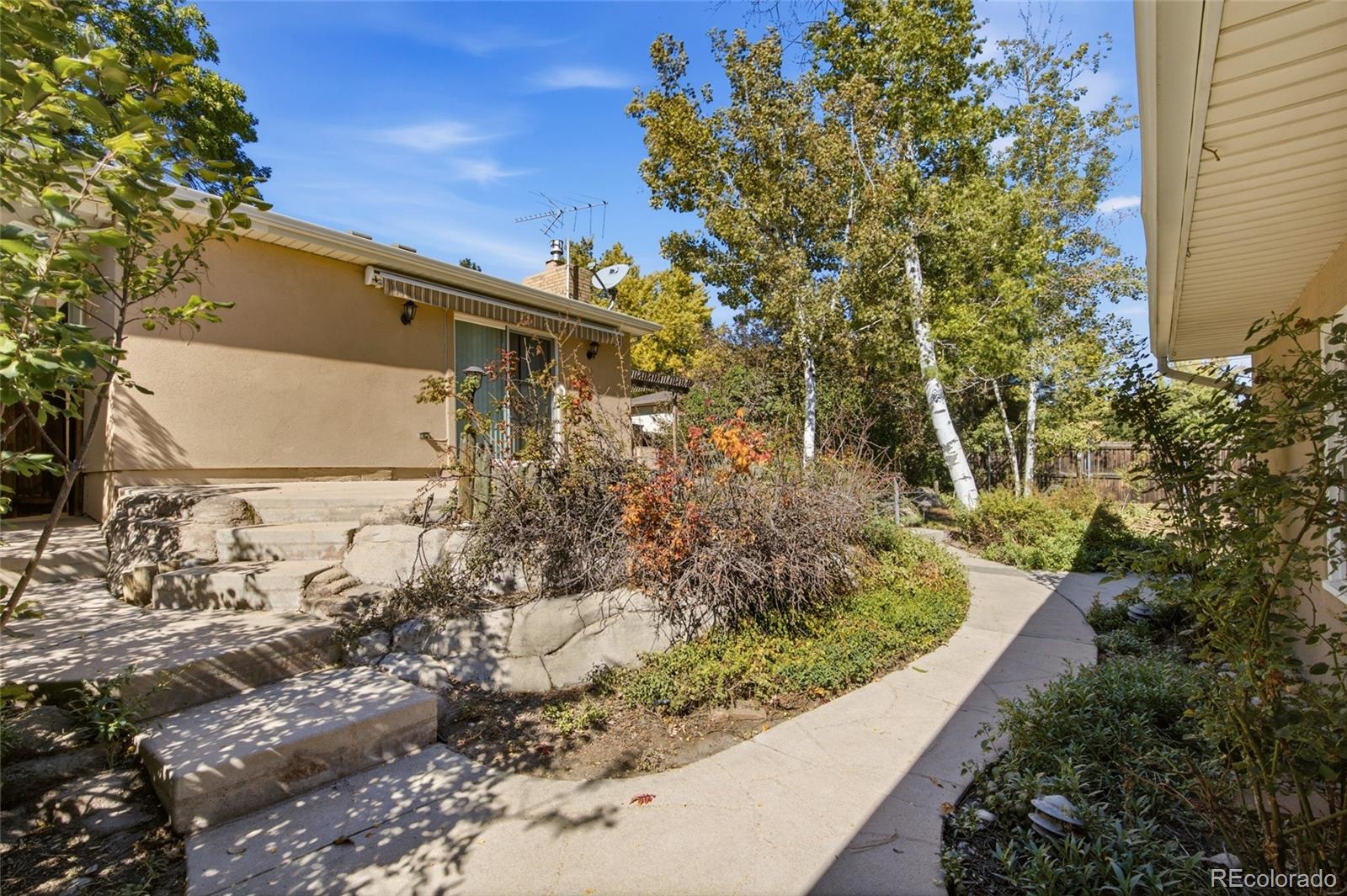2300 Bell Court