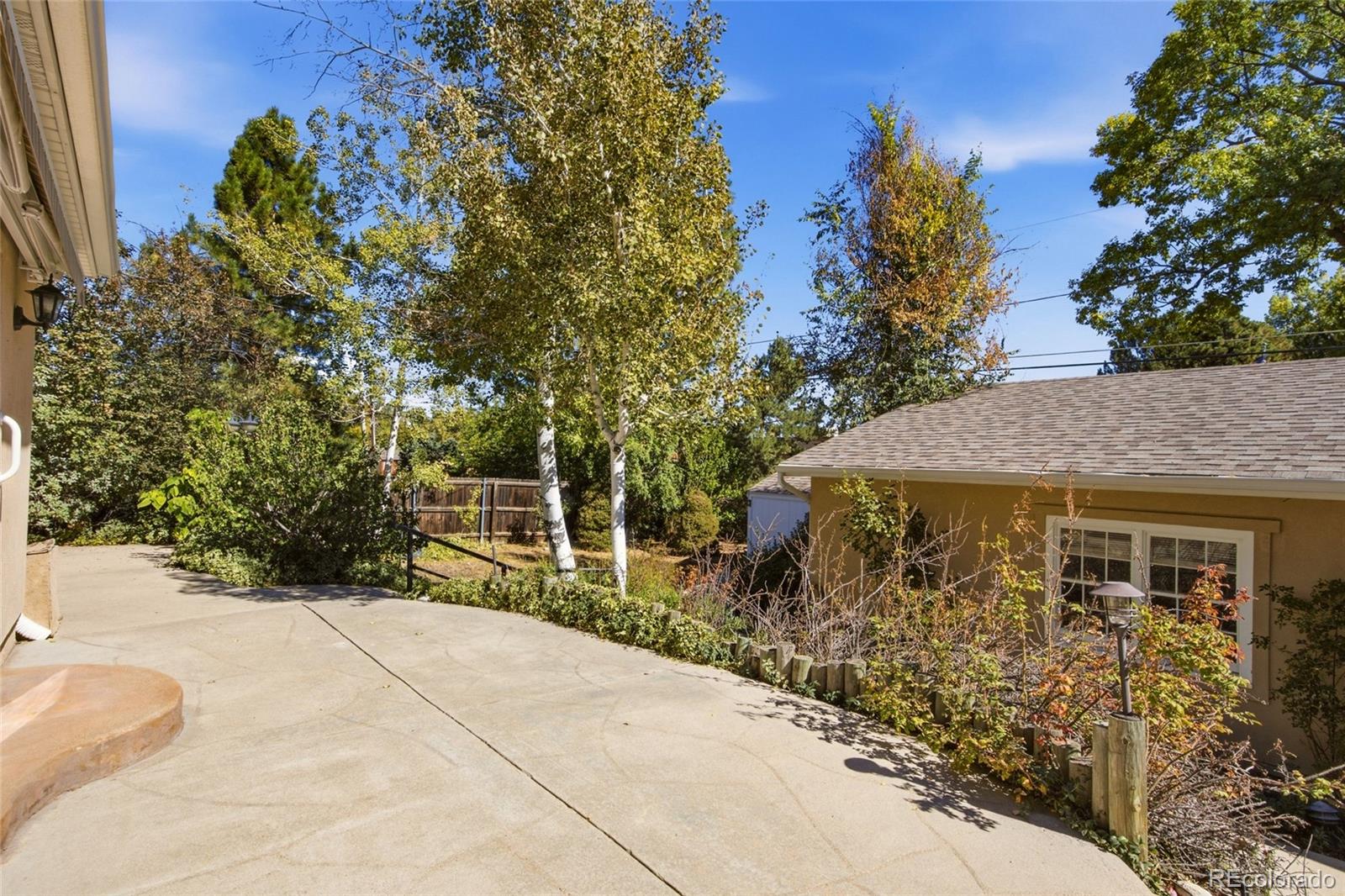 2300 Bell Court
