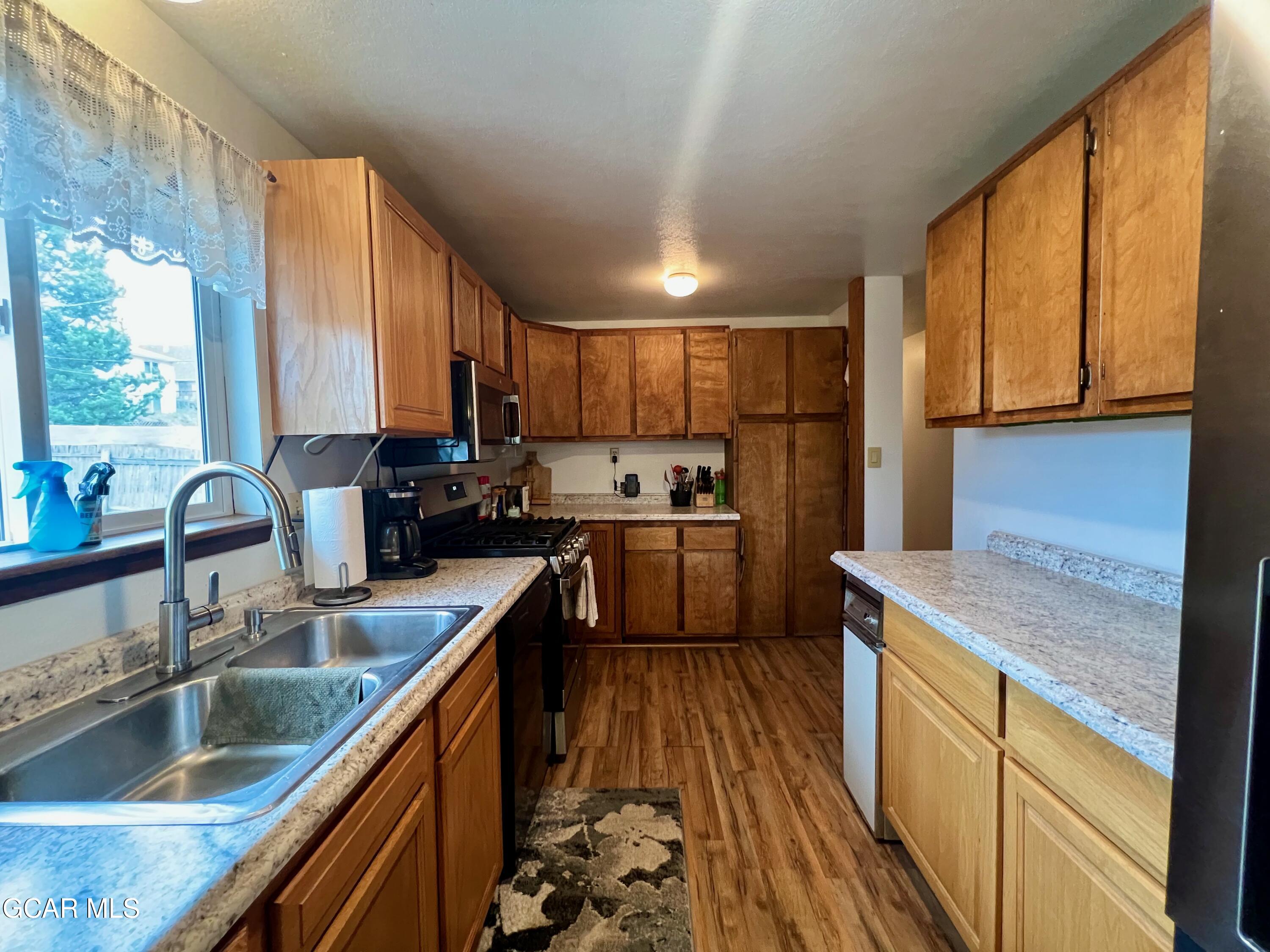 563 NEW CHURCH AVE Avenue