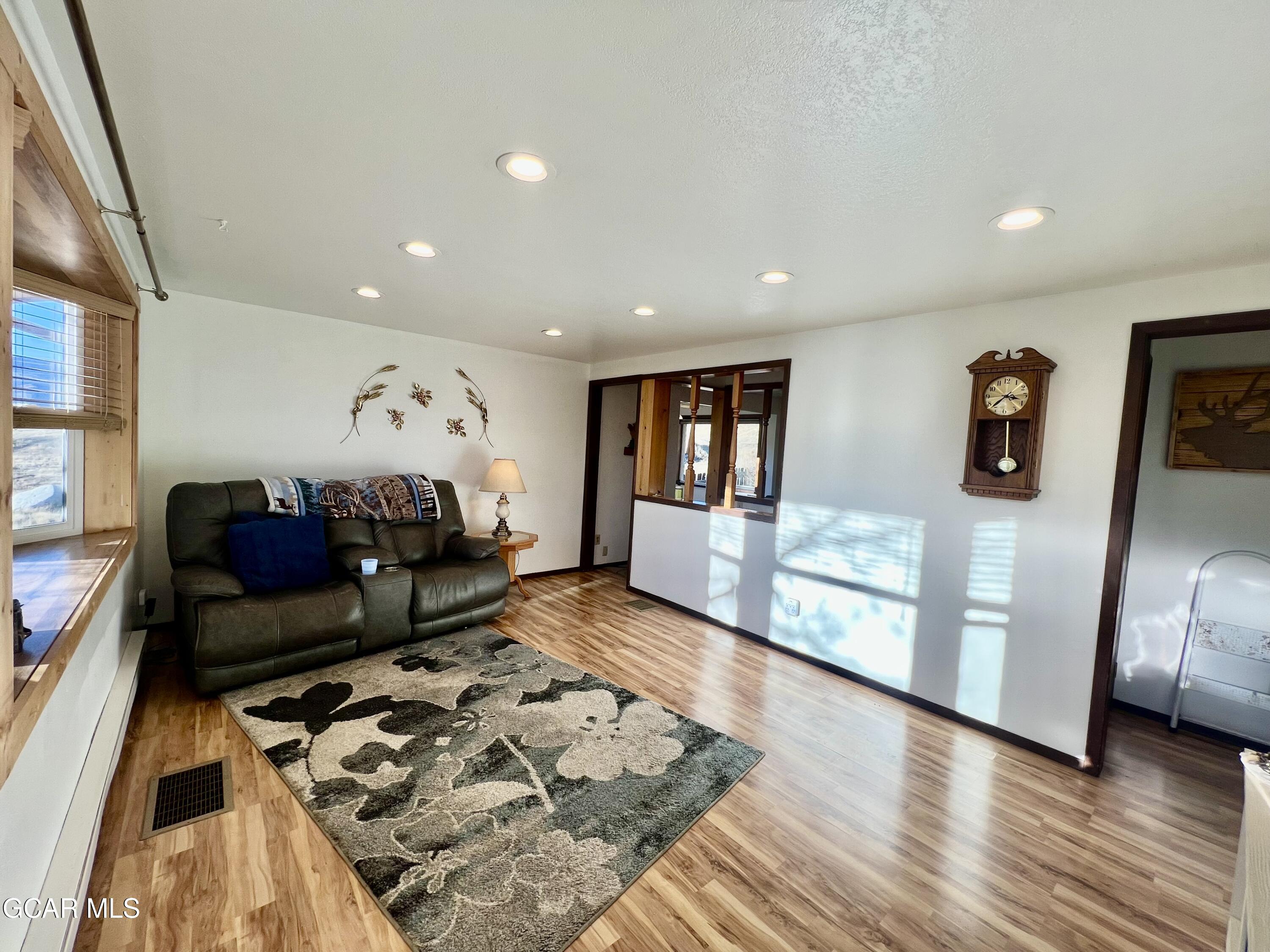 563 NEW CHURCH AVE Avenue