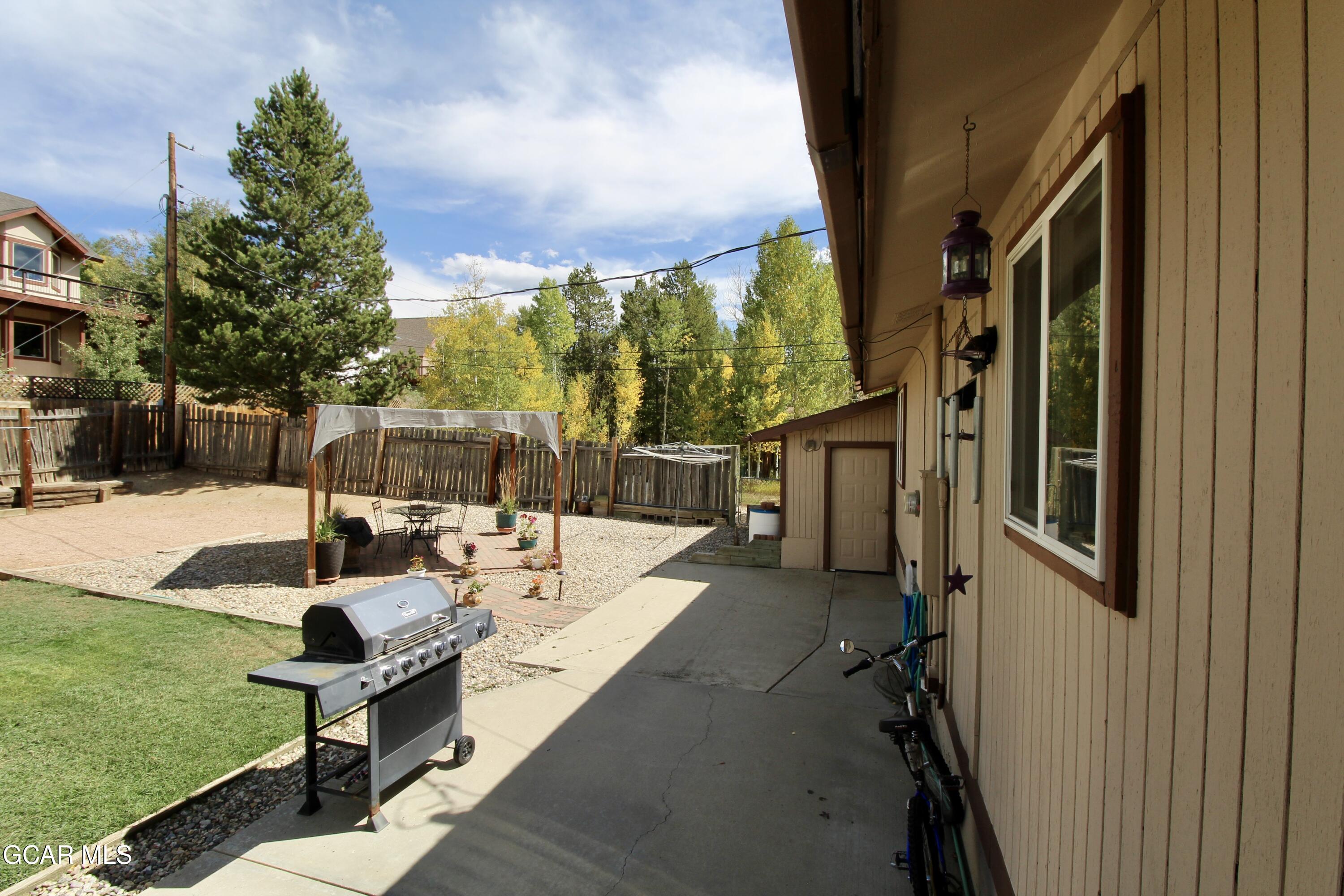 563 NEW CHURCH AVE Avenue