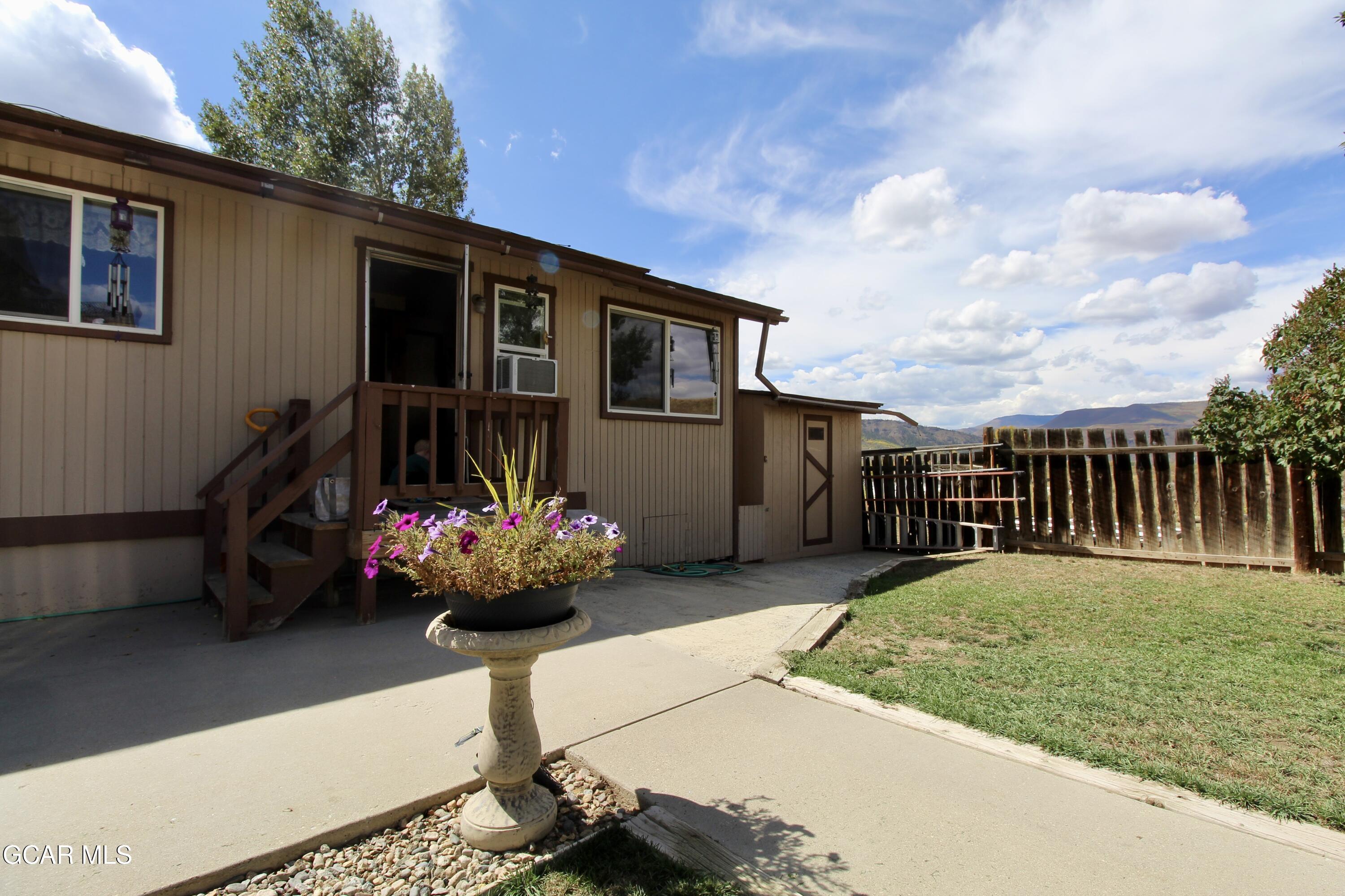 563 NEW CHURCH AVE Avenue