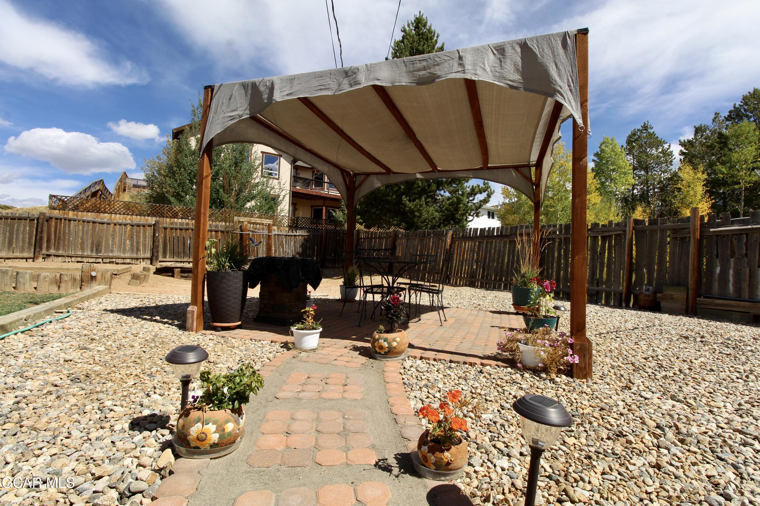 563 NEW CHURCH AVE Avenue