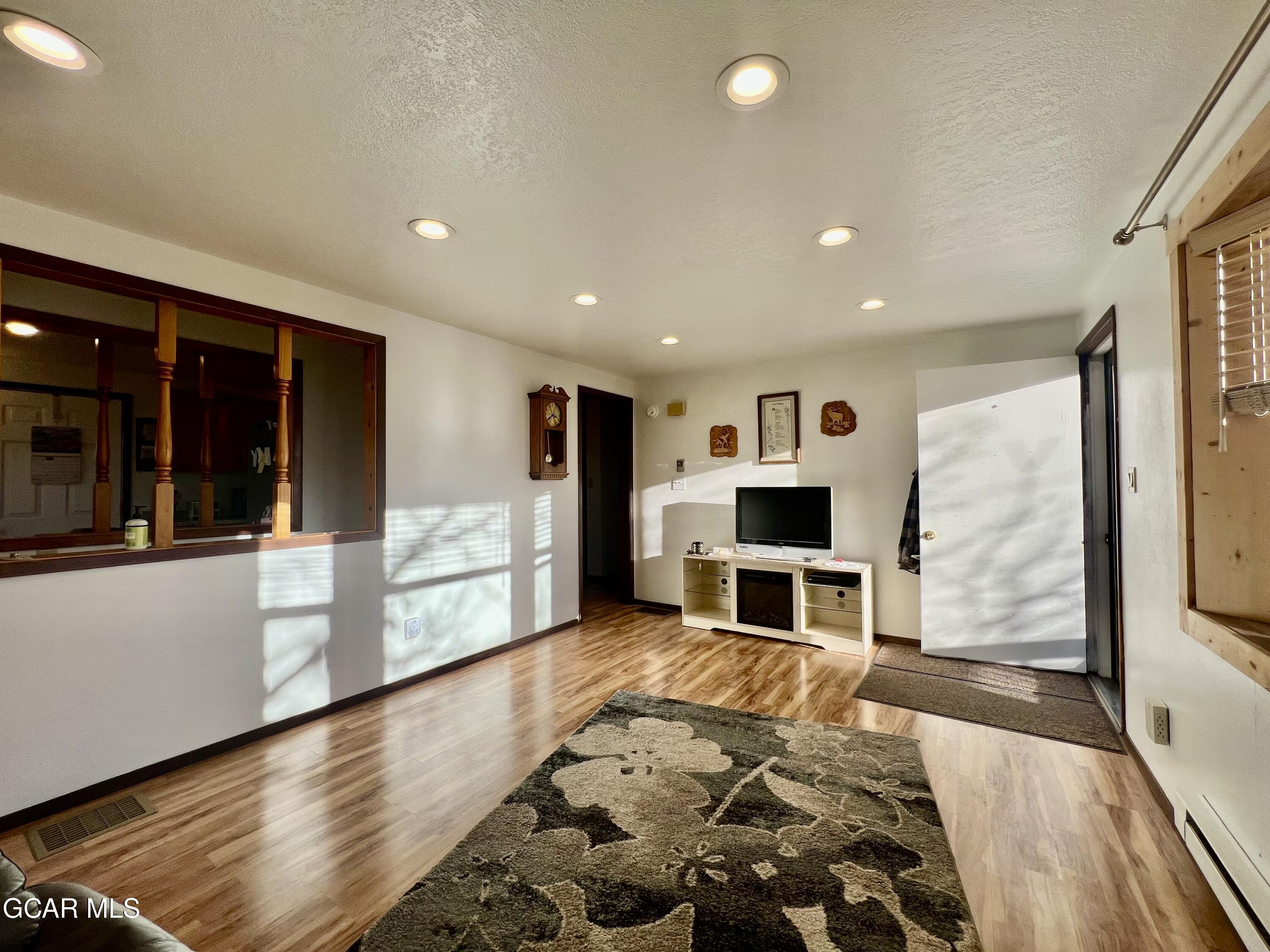 563 NEW CHURCH AVE Avenue