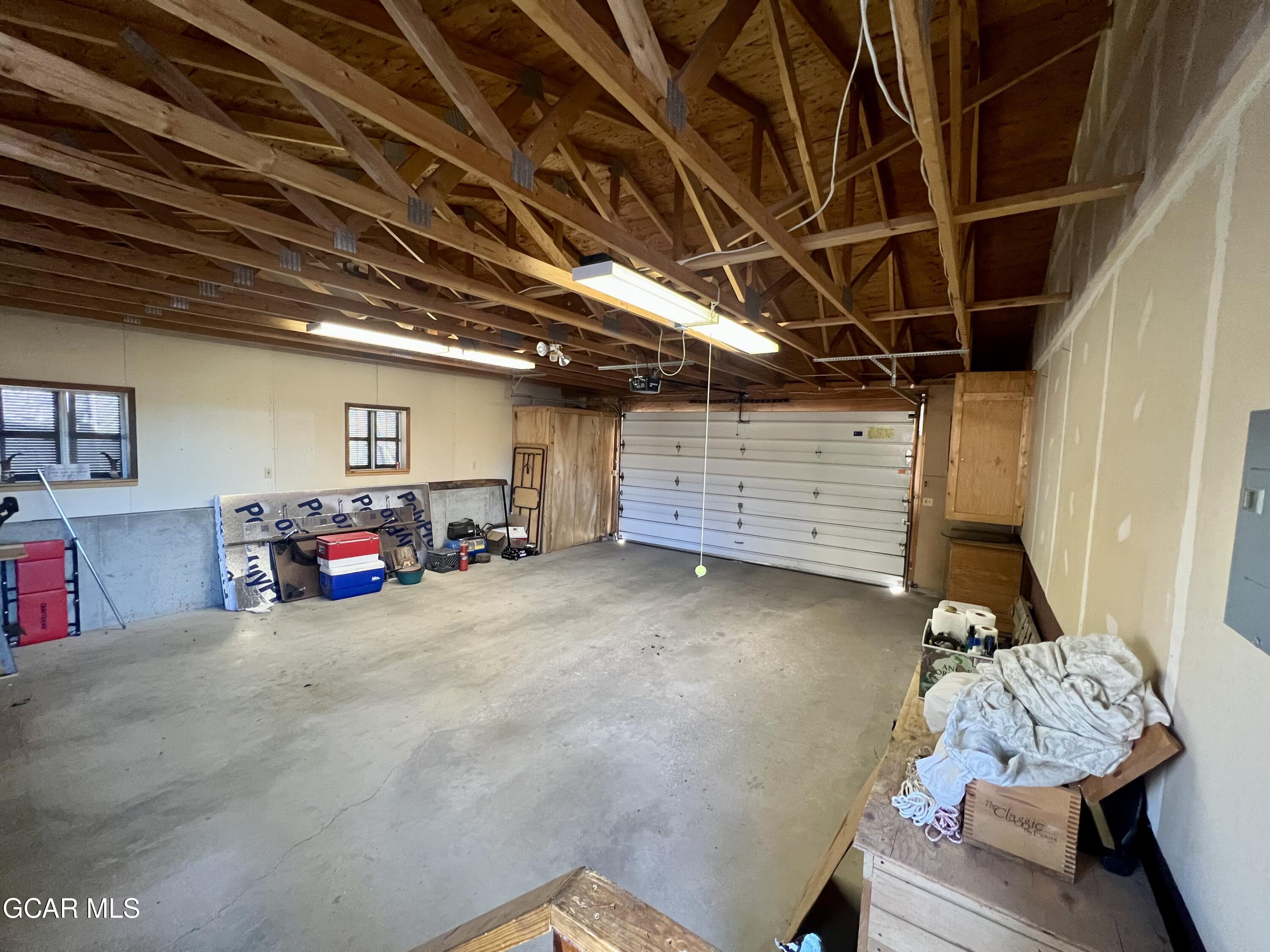 563 NEW CHURCH AVE Avenue