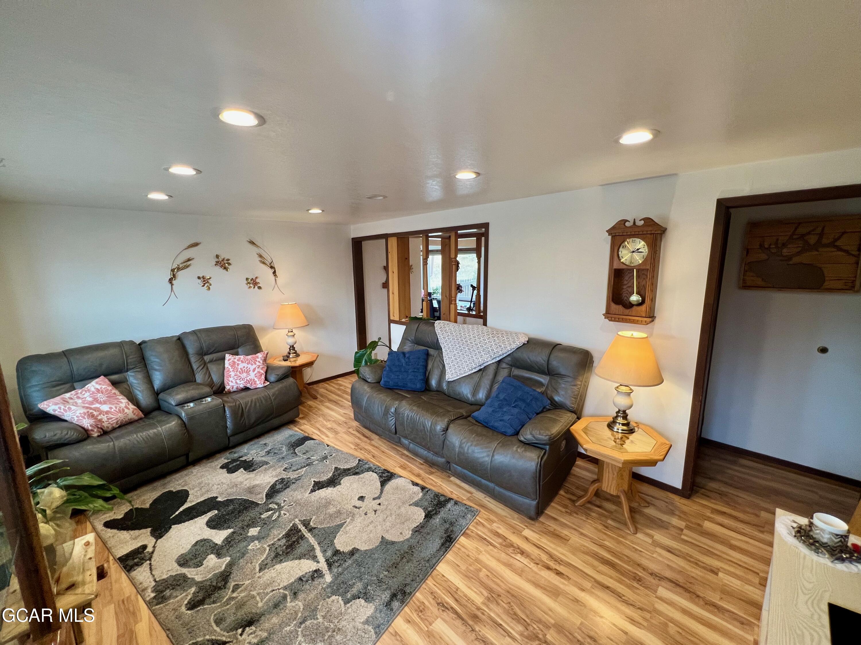 563 NEW CHURCH AVE Avenue