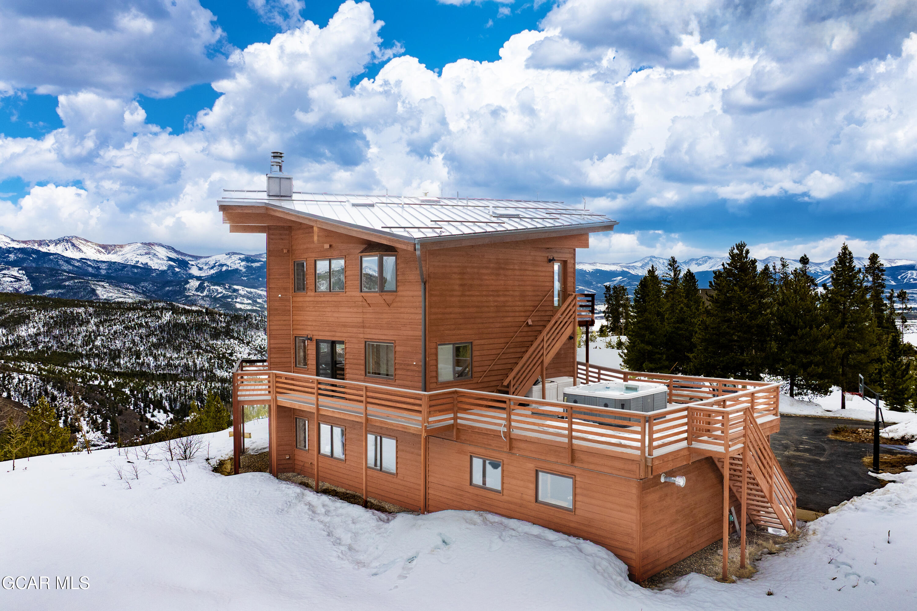 668 Rainbow Lane