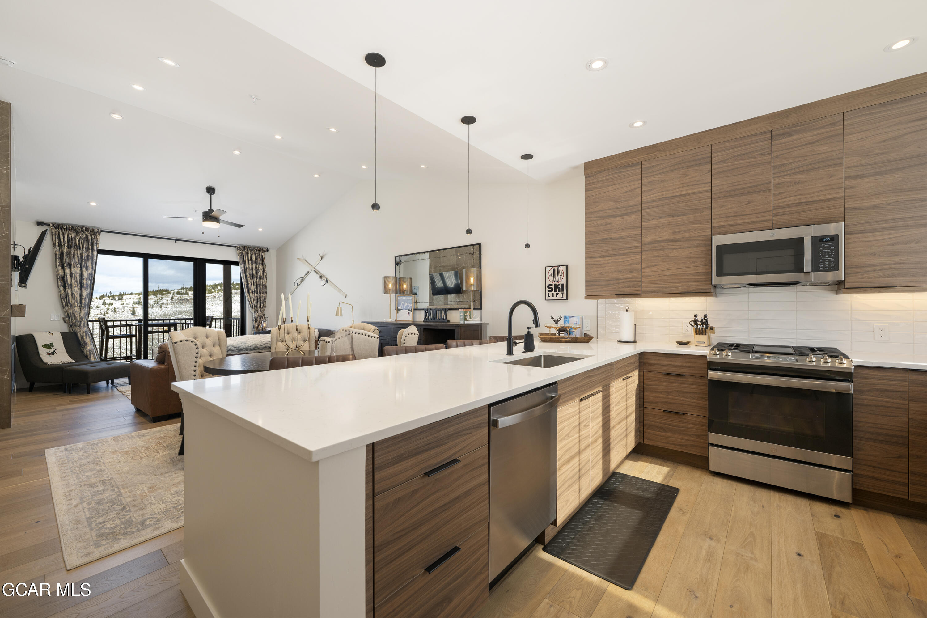 109 SADDLE MOUNTAIN CAMP Road