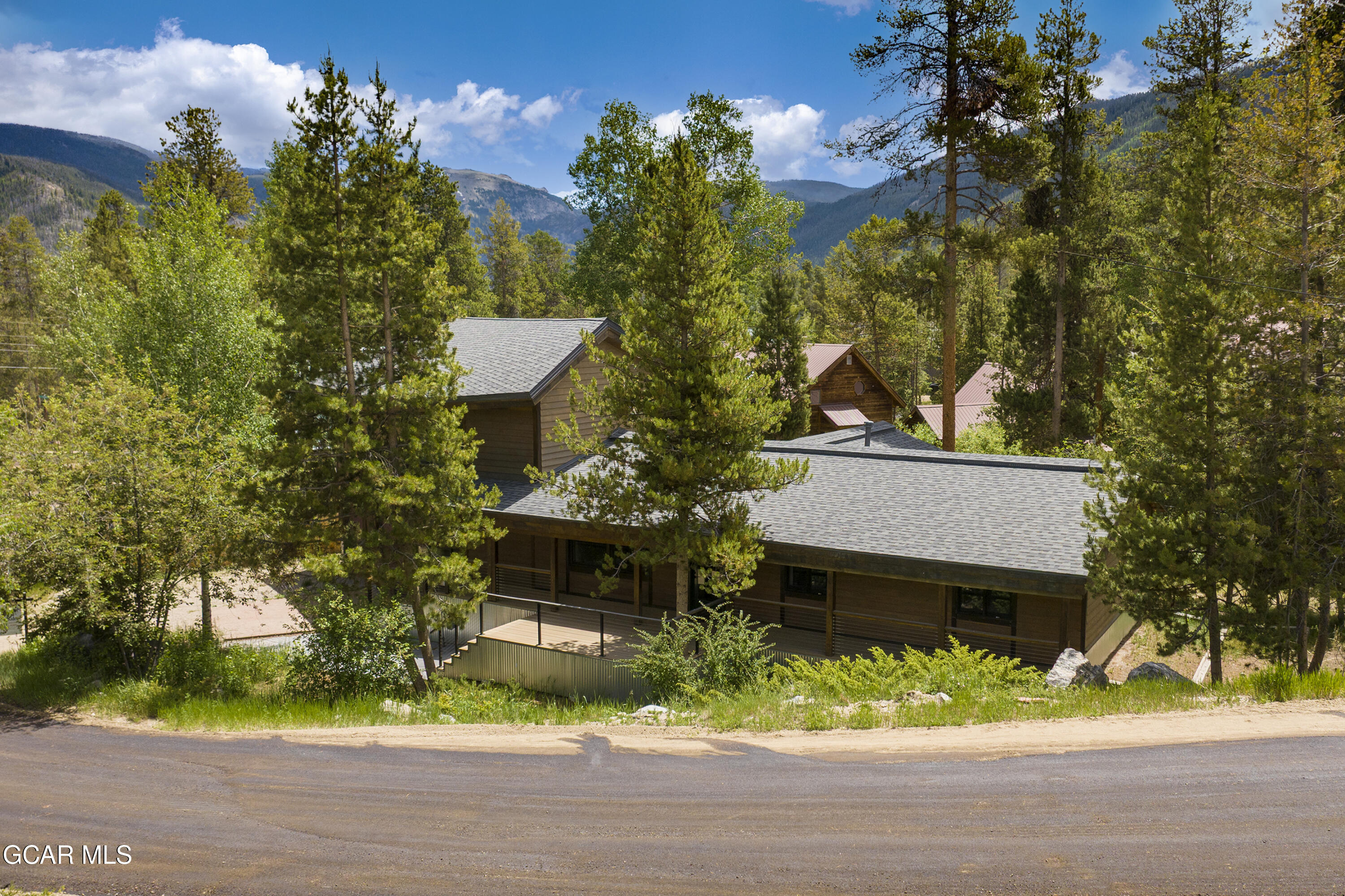 900 Tallaqua Drive