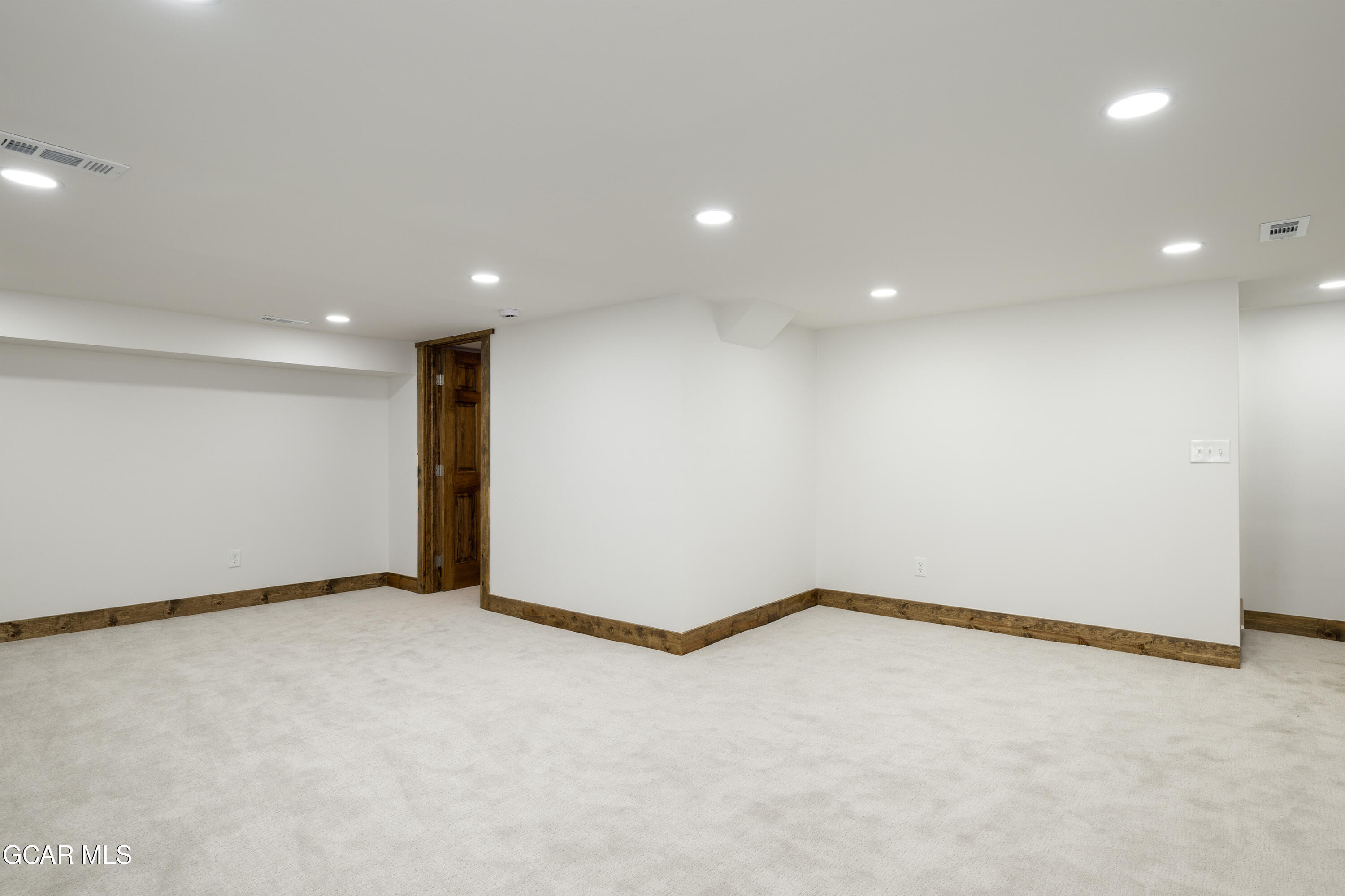 900 Tallaqua Drive