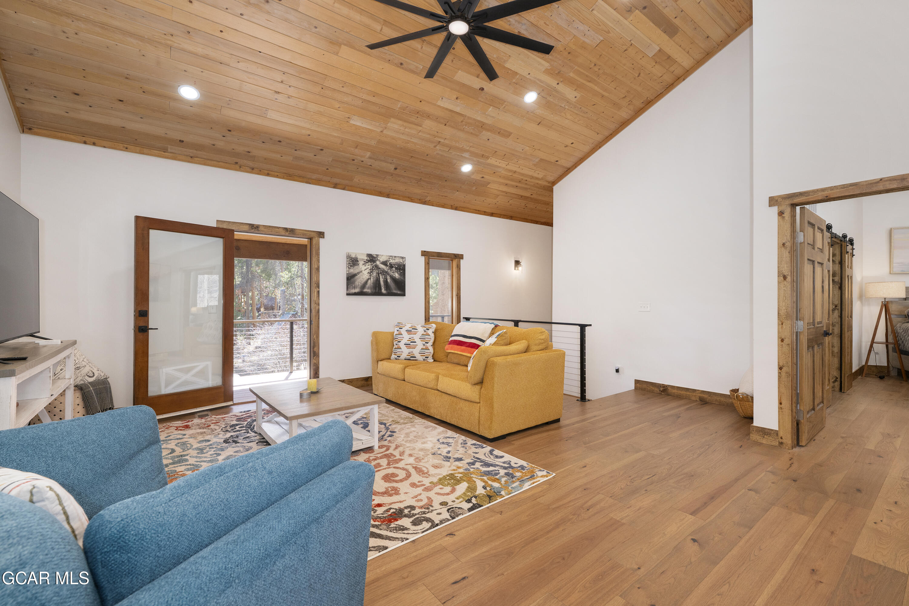 900 Tallaqua Drive