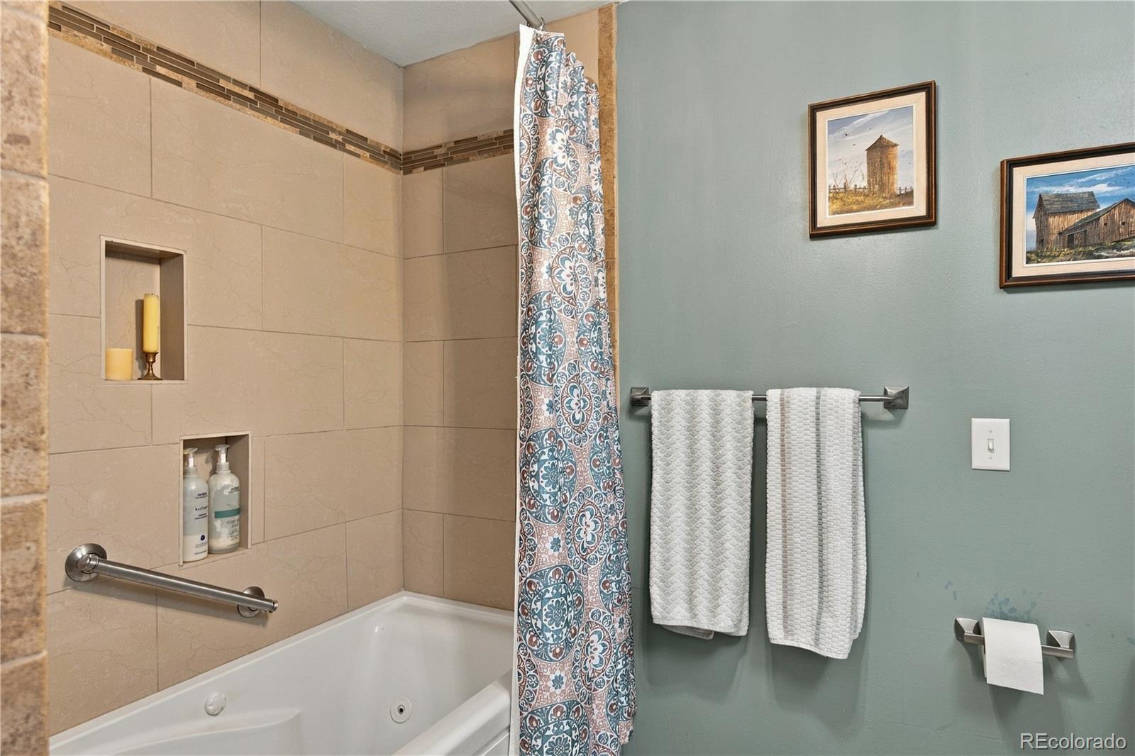 309 E Highline Circle Unit: 203